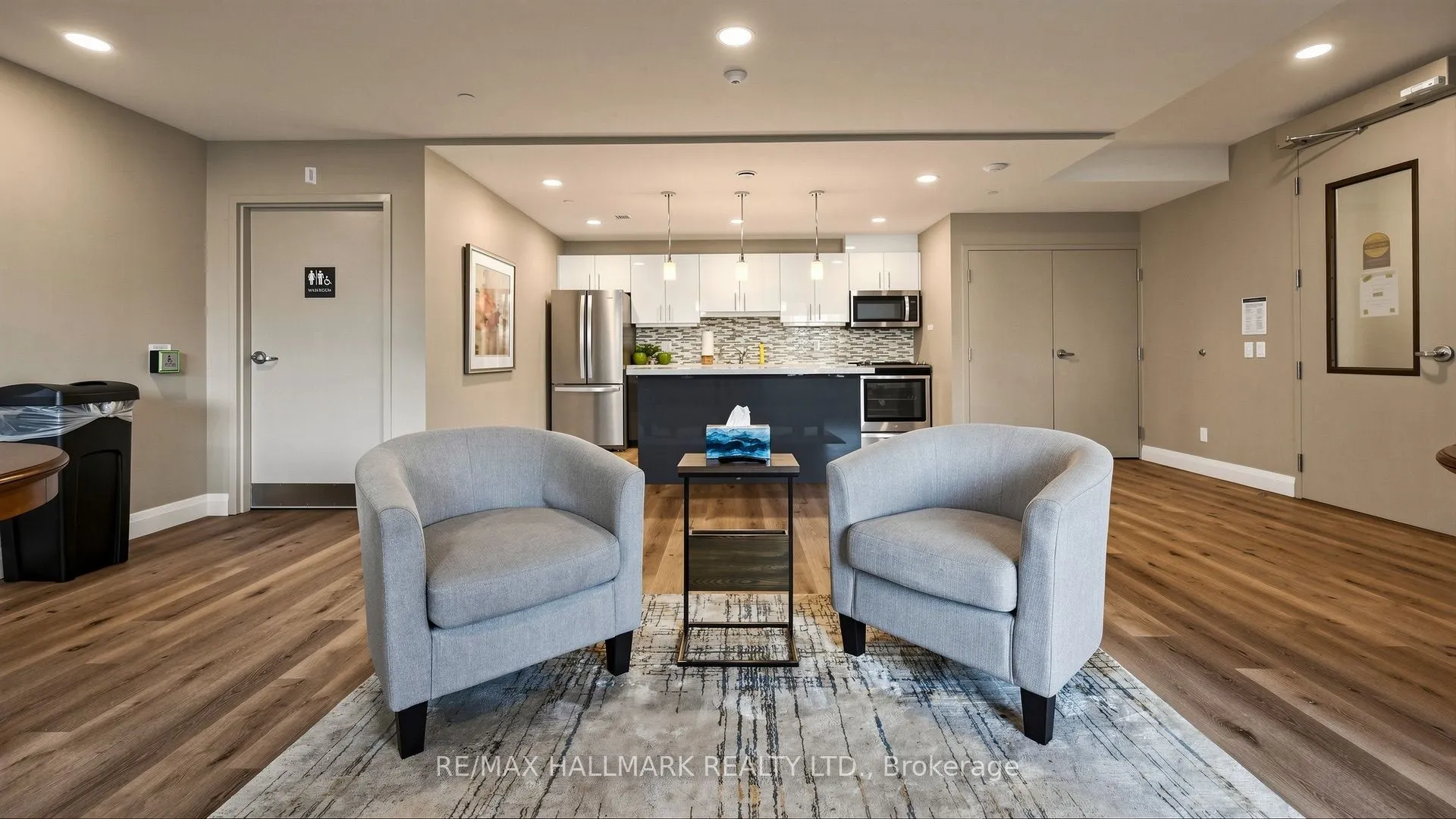 399 Queen Street S #414