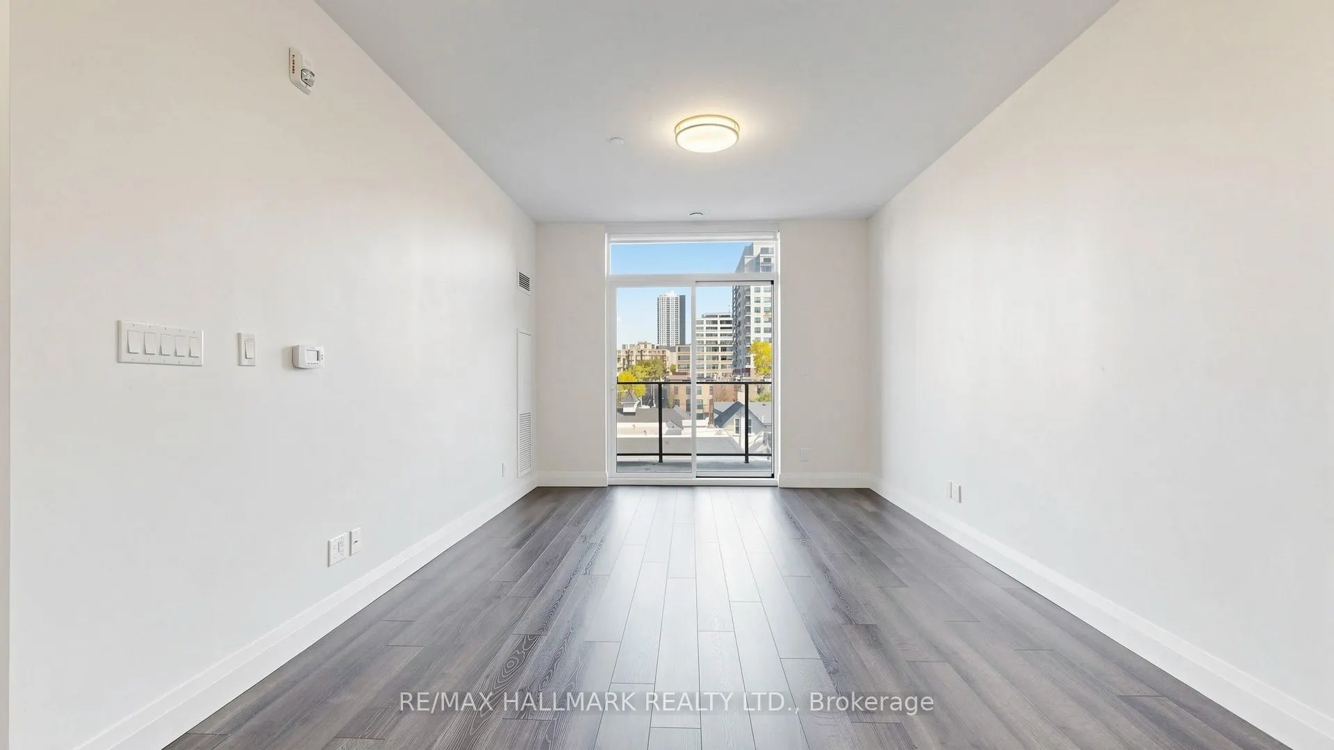 399 Queen Street S #414
