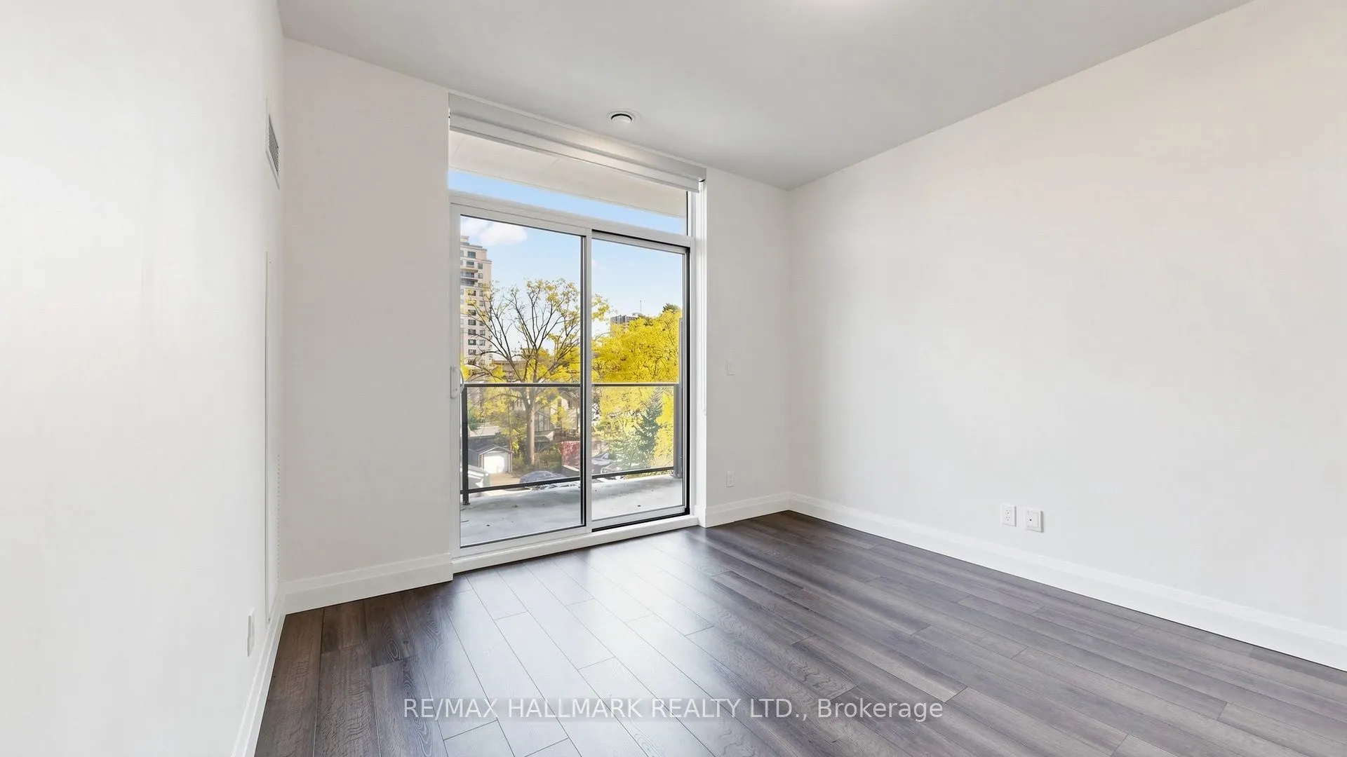 399 Queen Street S #414