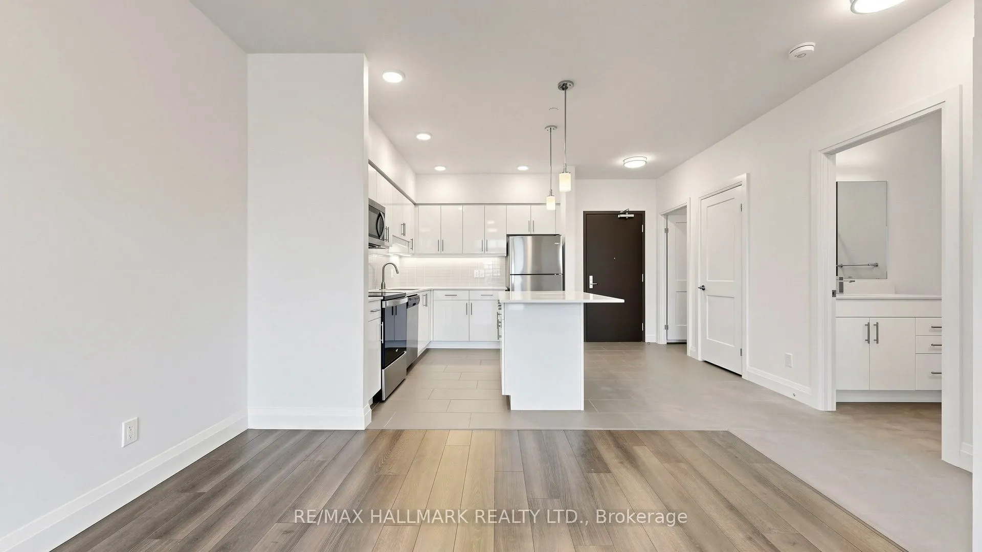 399 Queen Street S #414