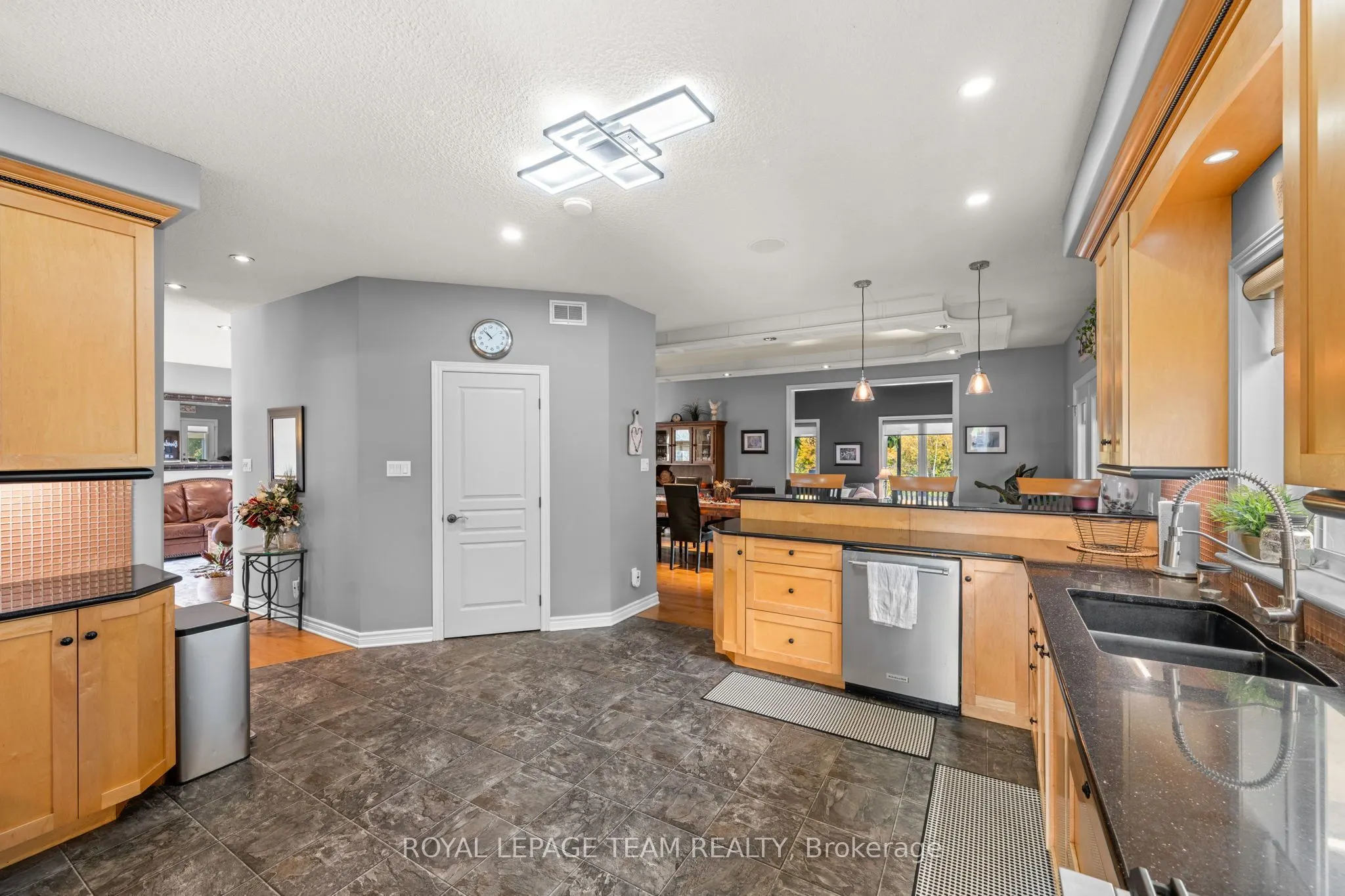 406 Mcintosh Way