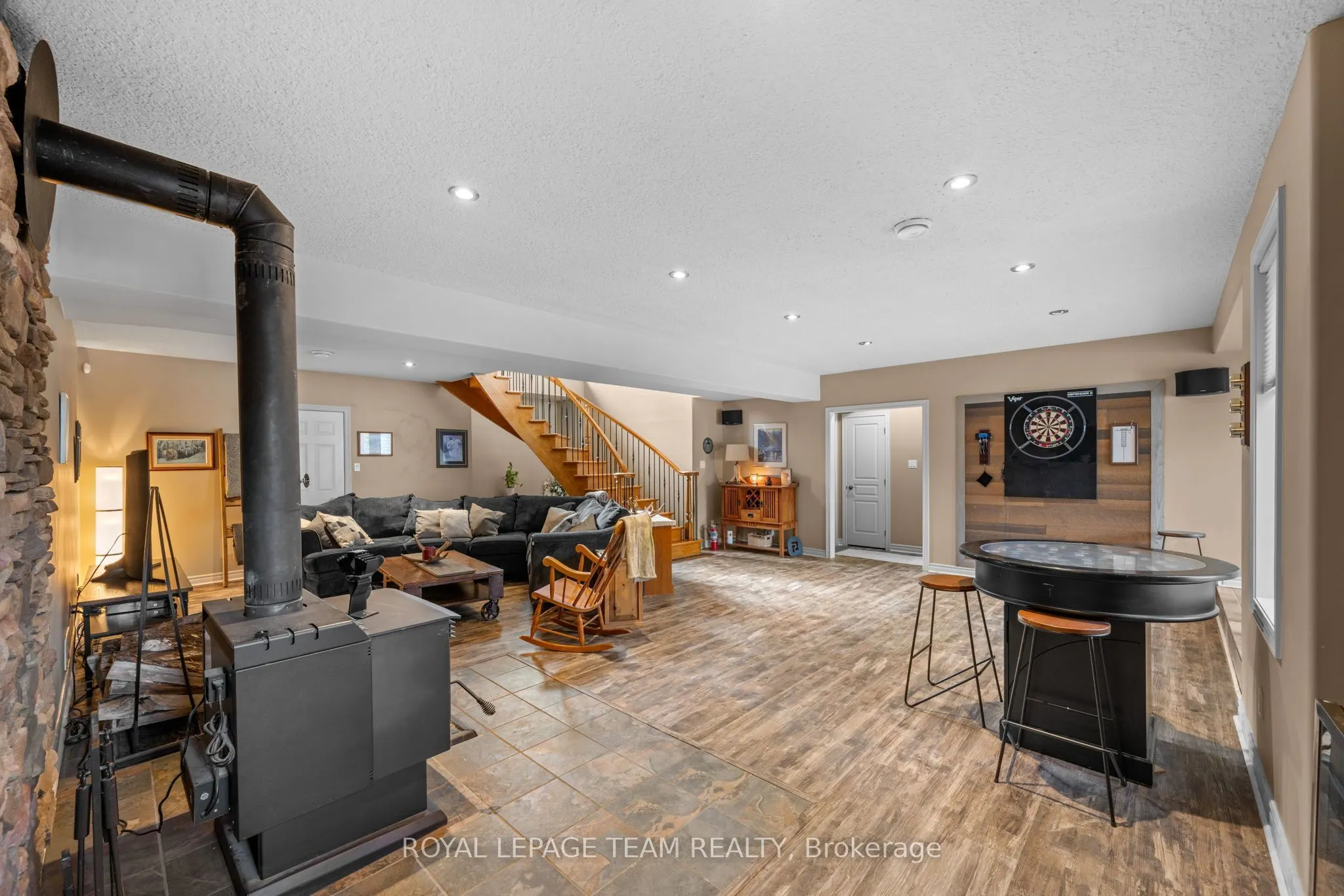 406 Mcintosh Way