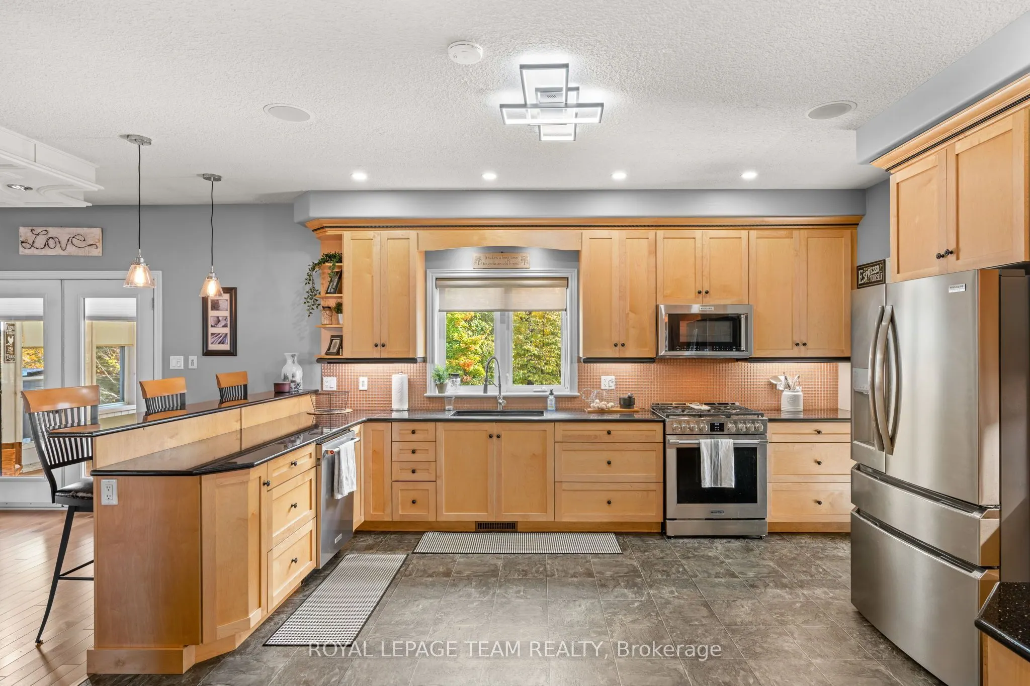 406 Mcintosh Way