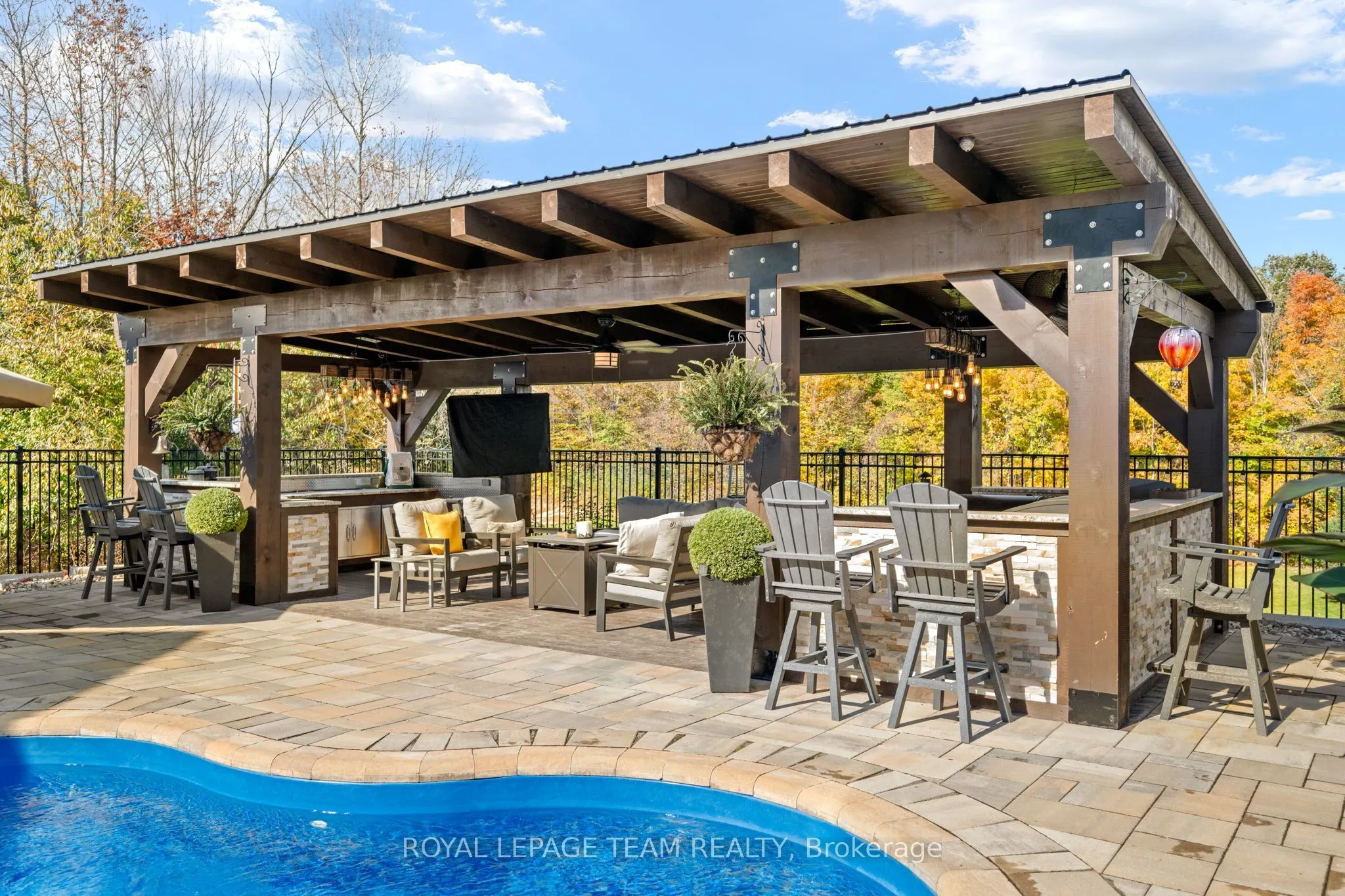 406 Mcintosh Way