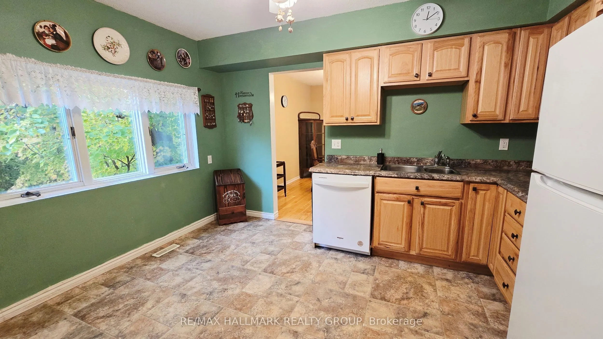 860 Munro Drive