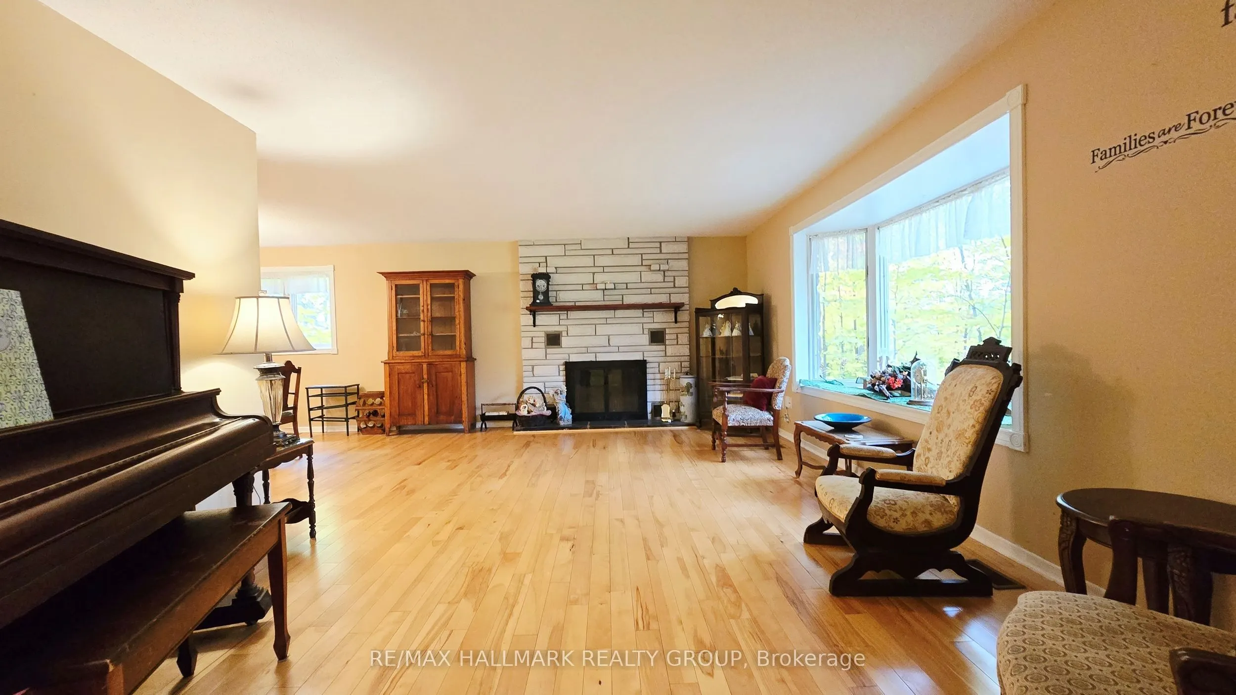 860 Munro Drive