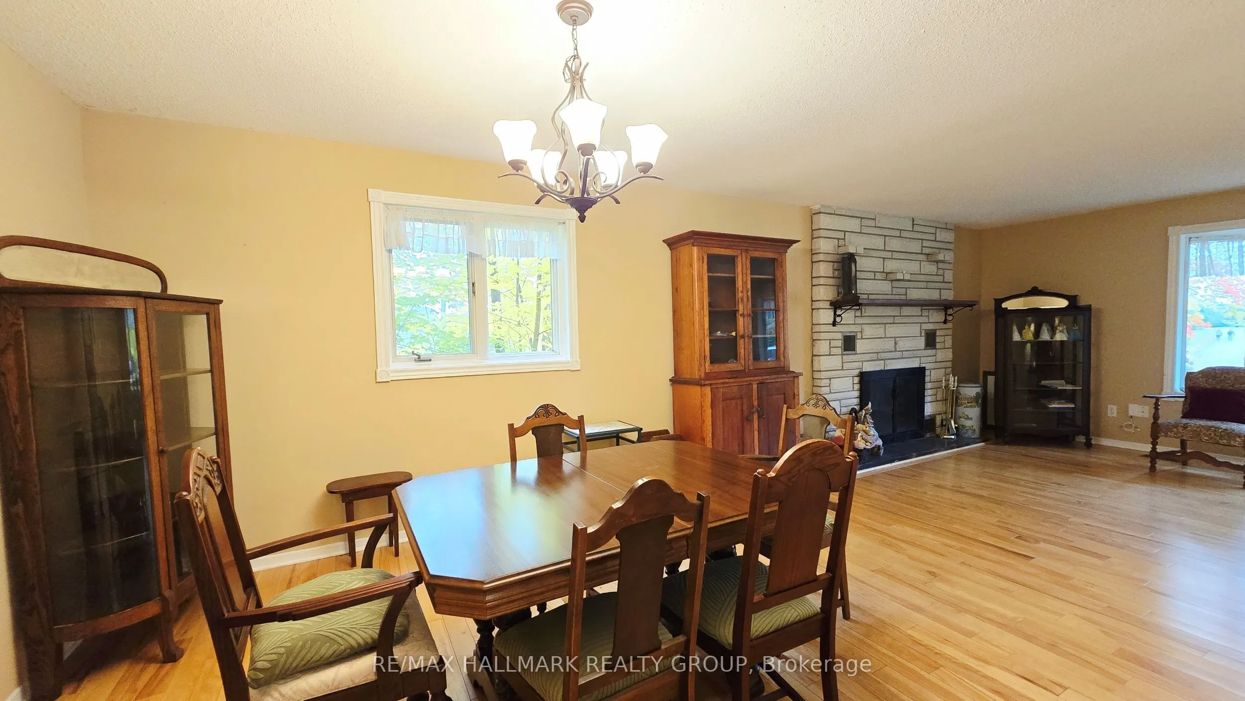 860 Munro Drive