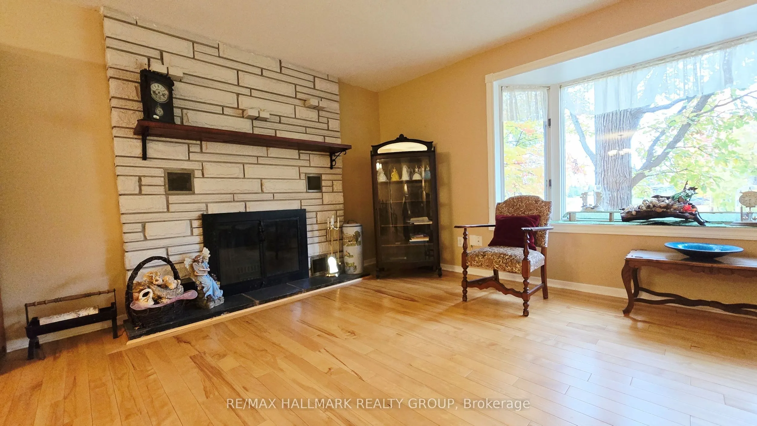 860 Munro Drive
