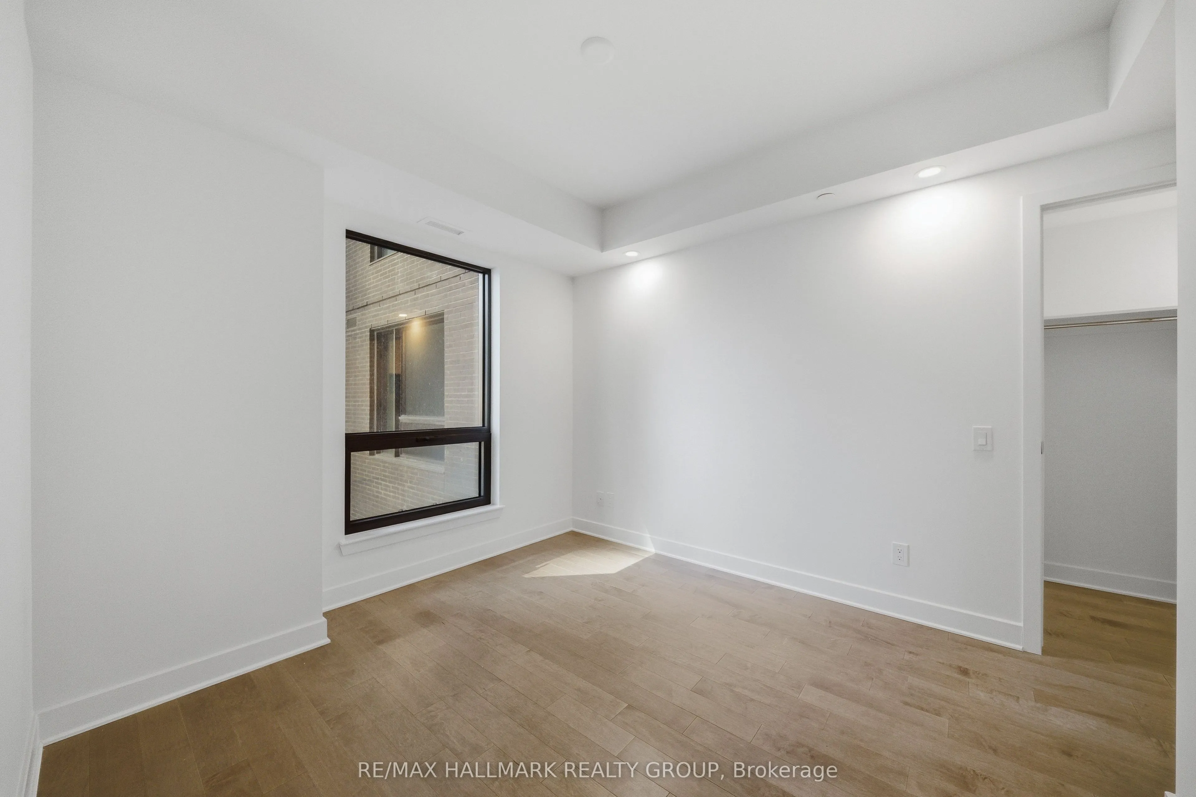 180 George Street #308