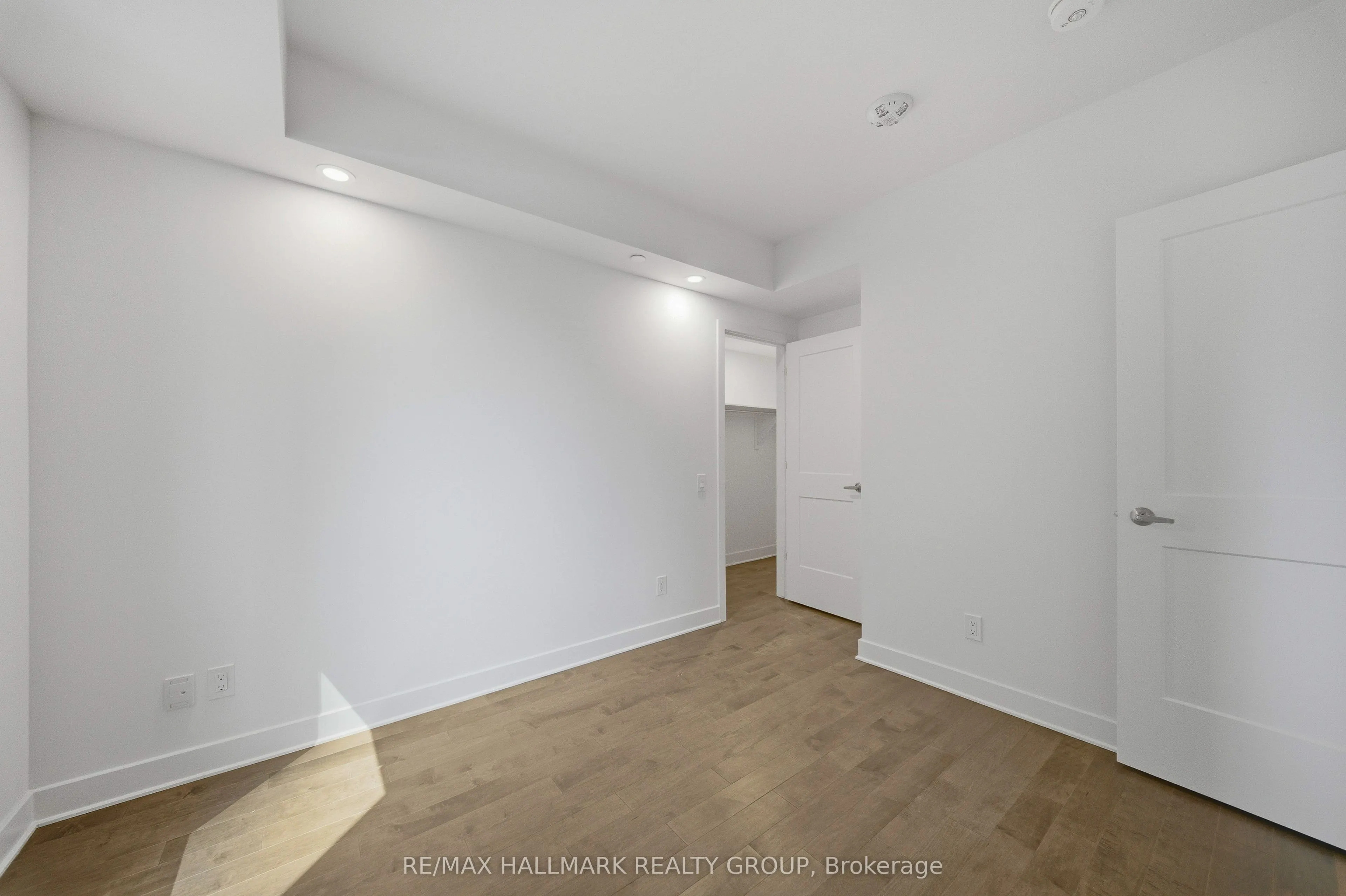 180 George Street #308