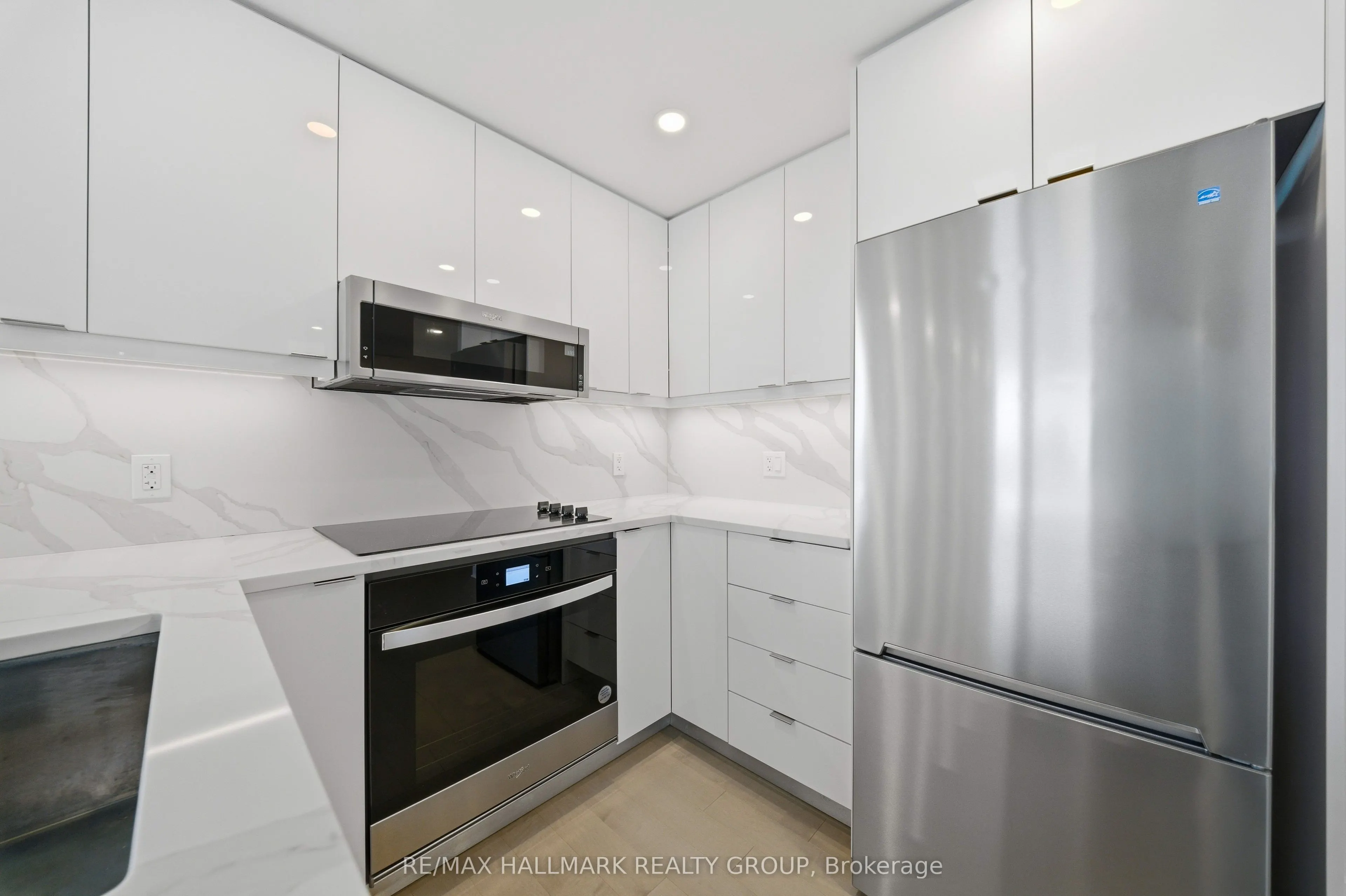 180 George Street #1407