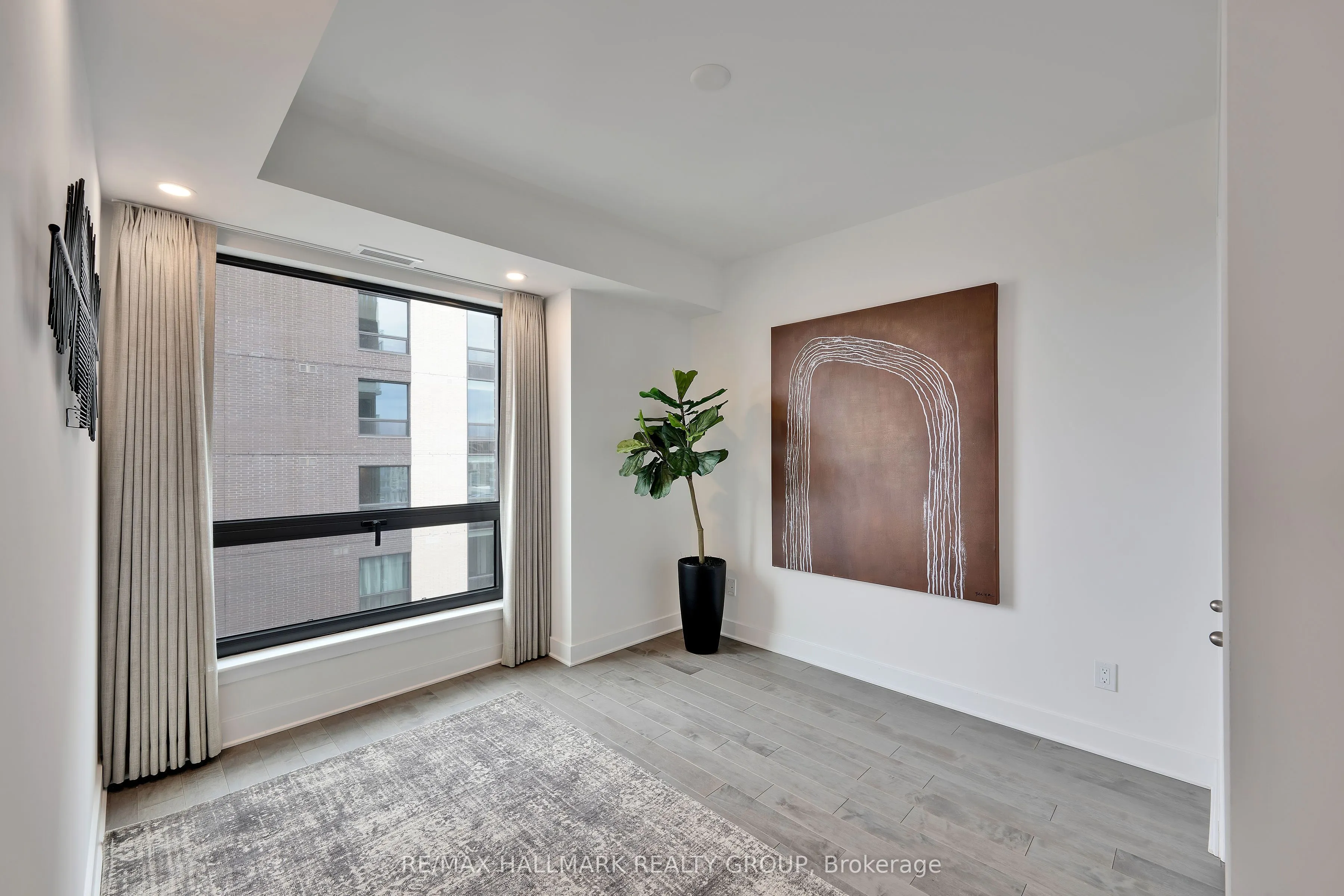 180 George Street #1407