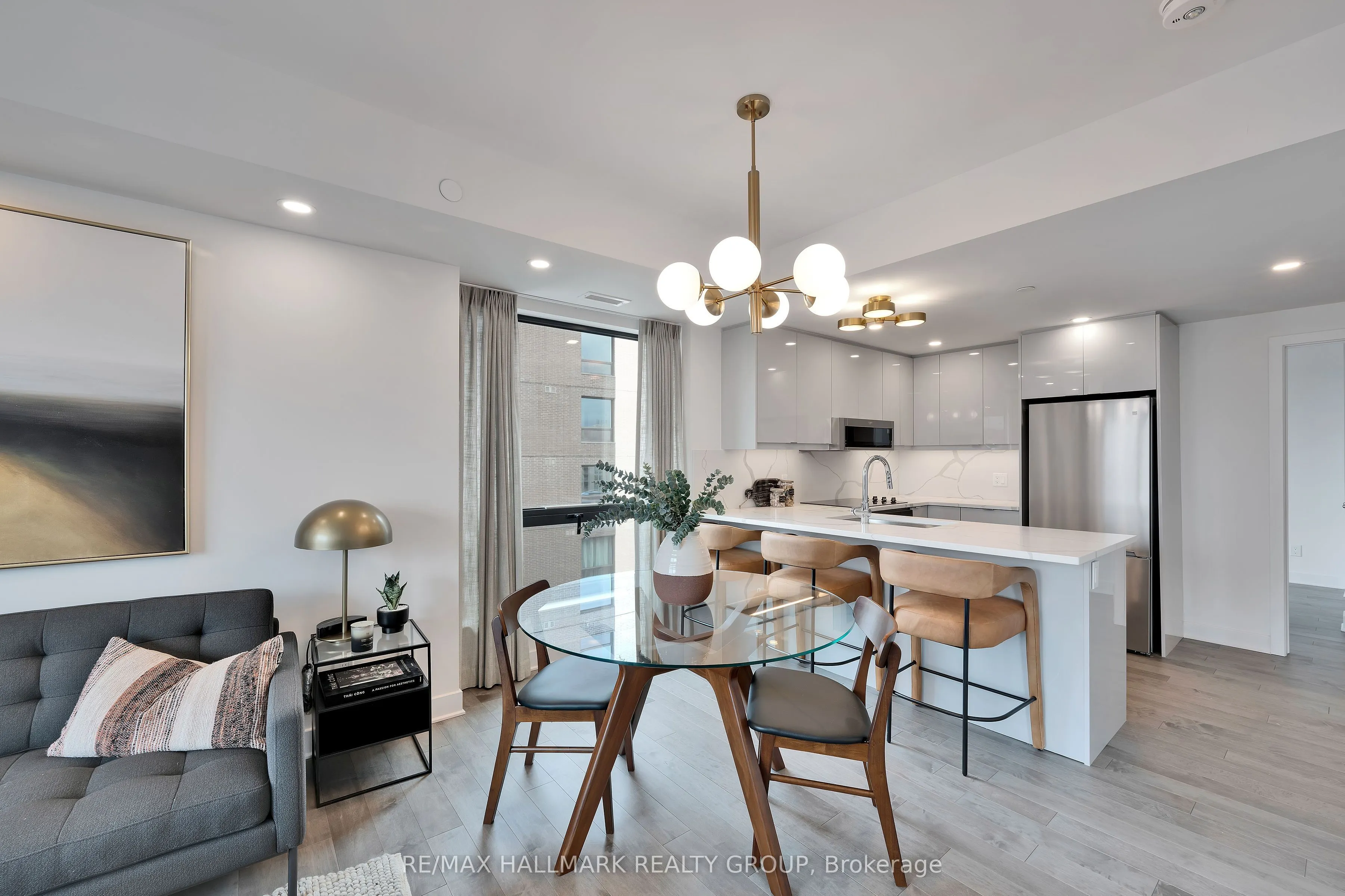 180 George Street #1407