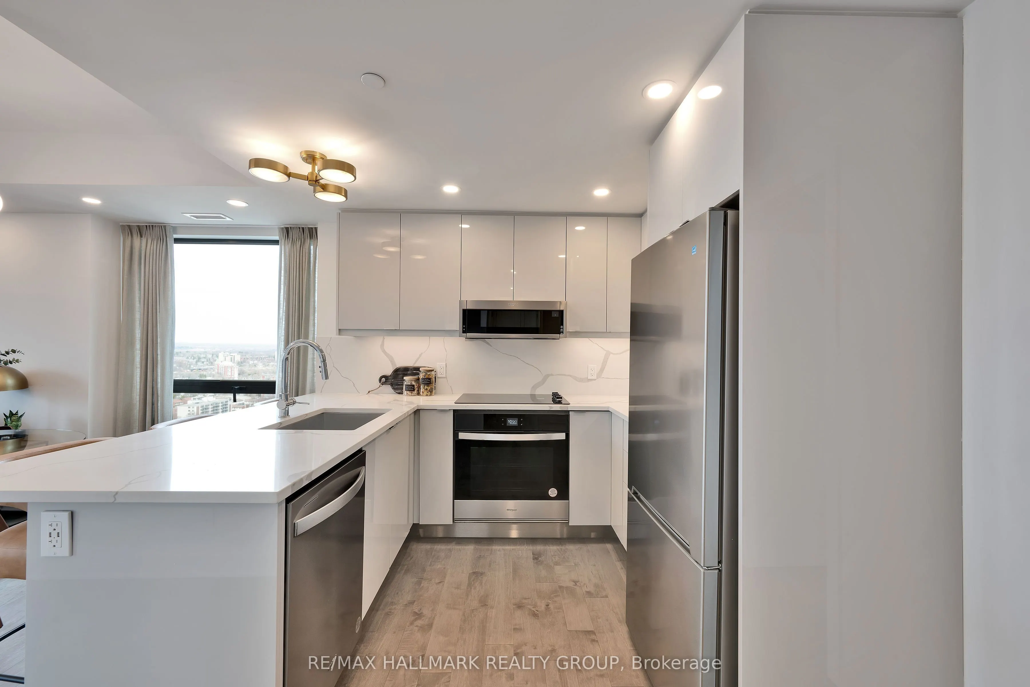 180 George Street #1407