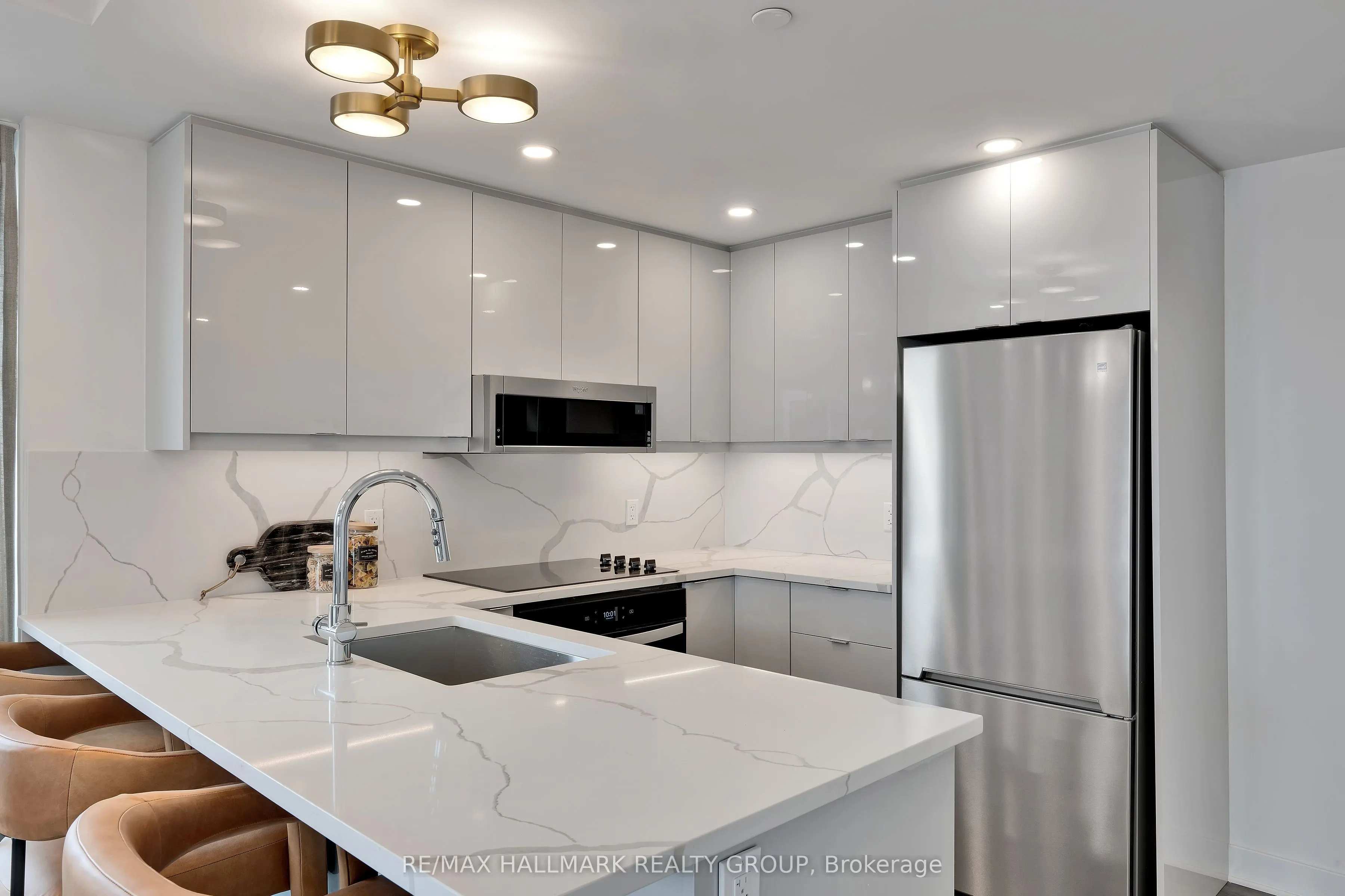 180 George Street #1407