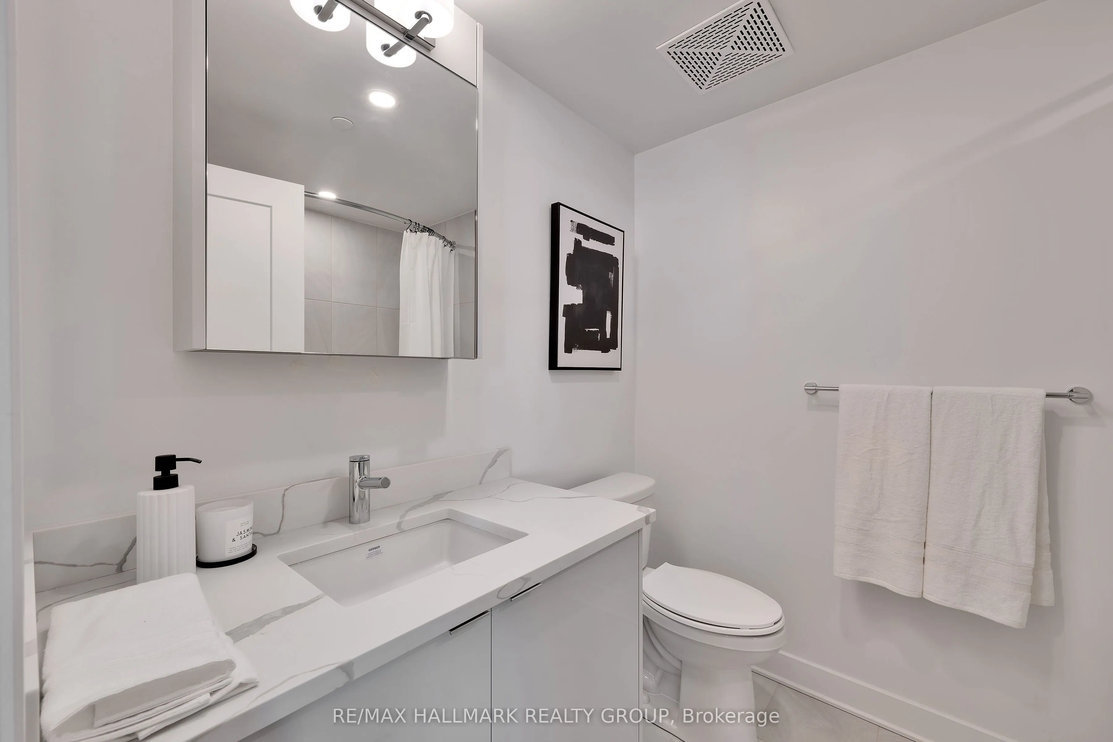 180 George Street #1407