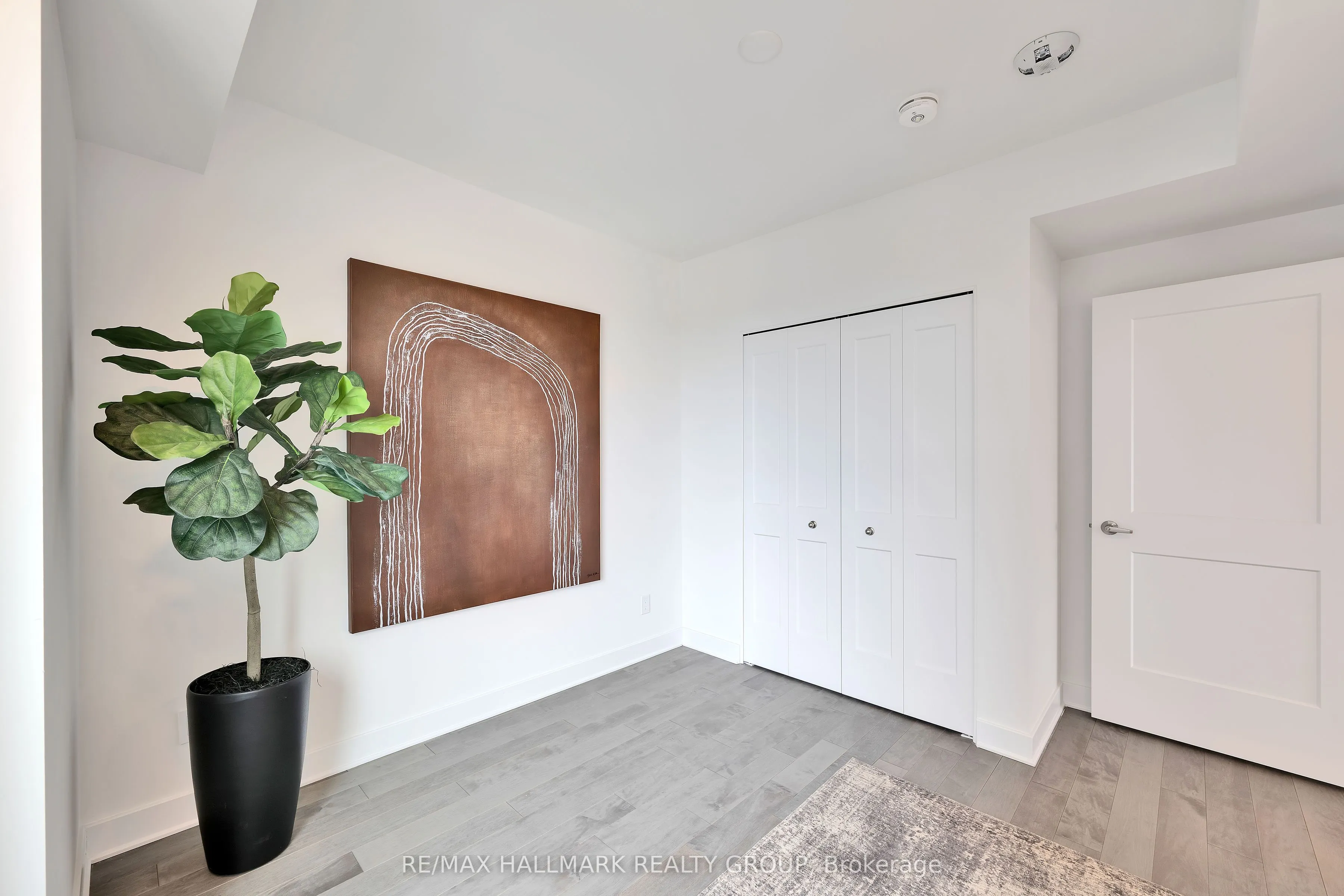 180 George Street #1407