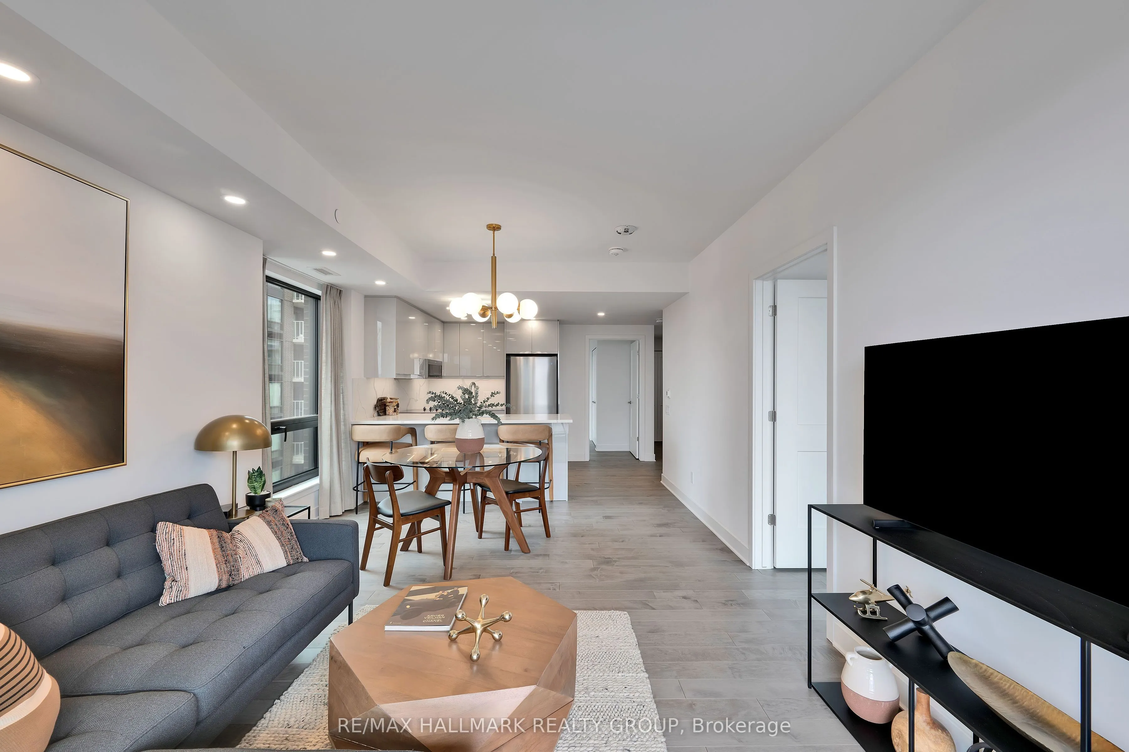 180 George Street #1407