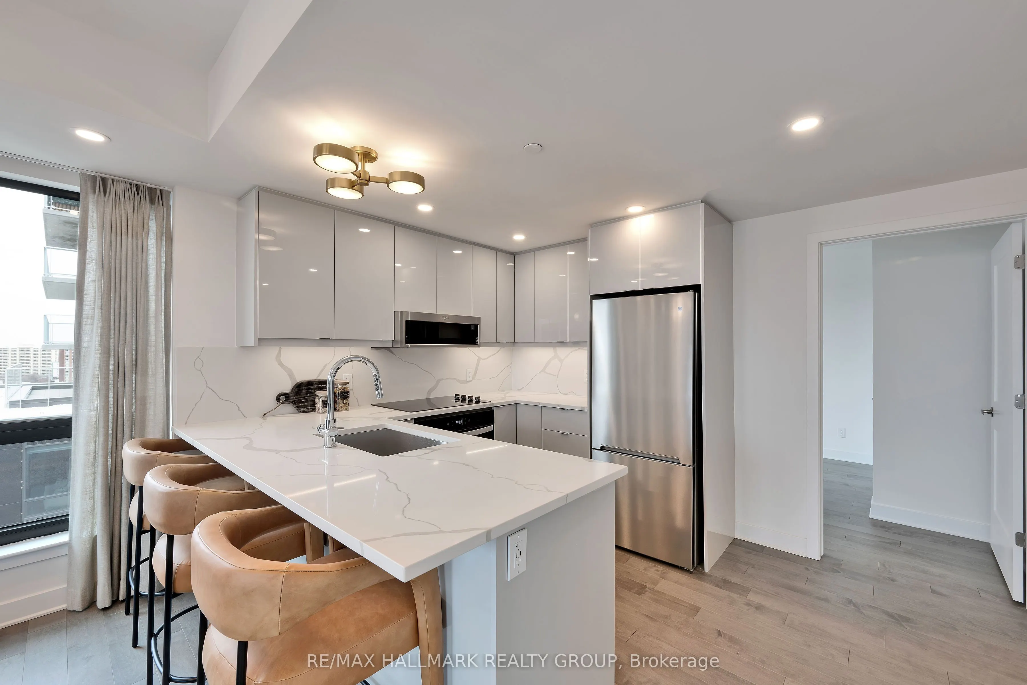 180 George Street #1407