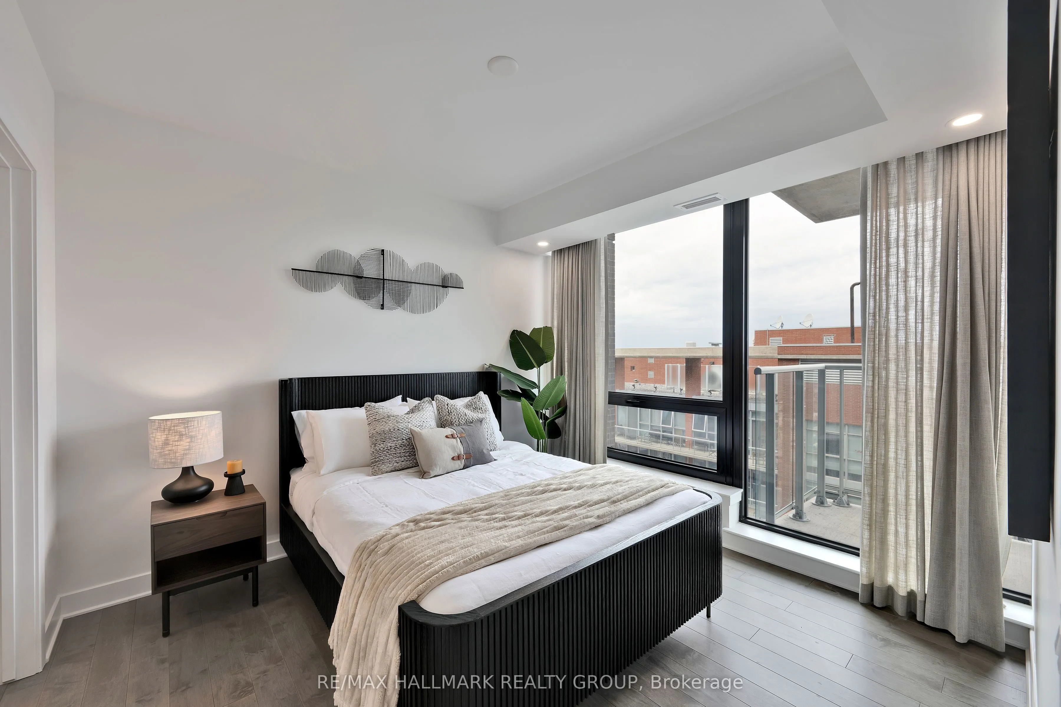 180 George Street #1407