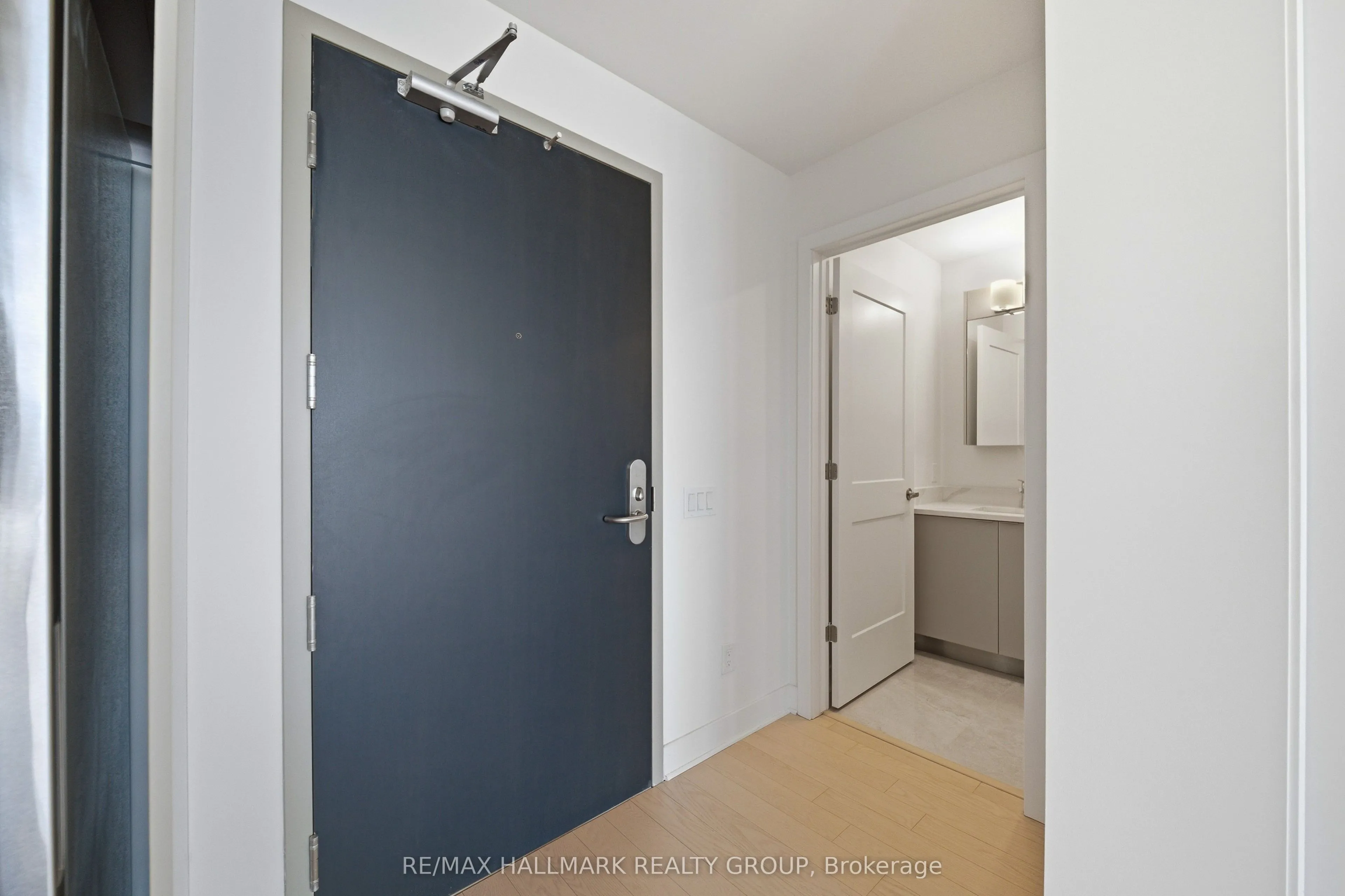 180 George Street #2604