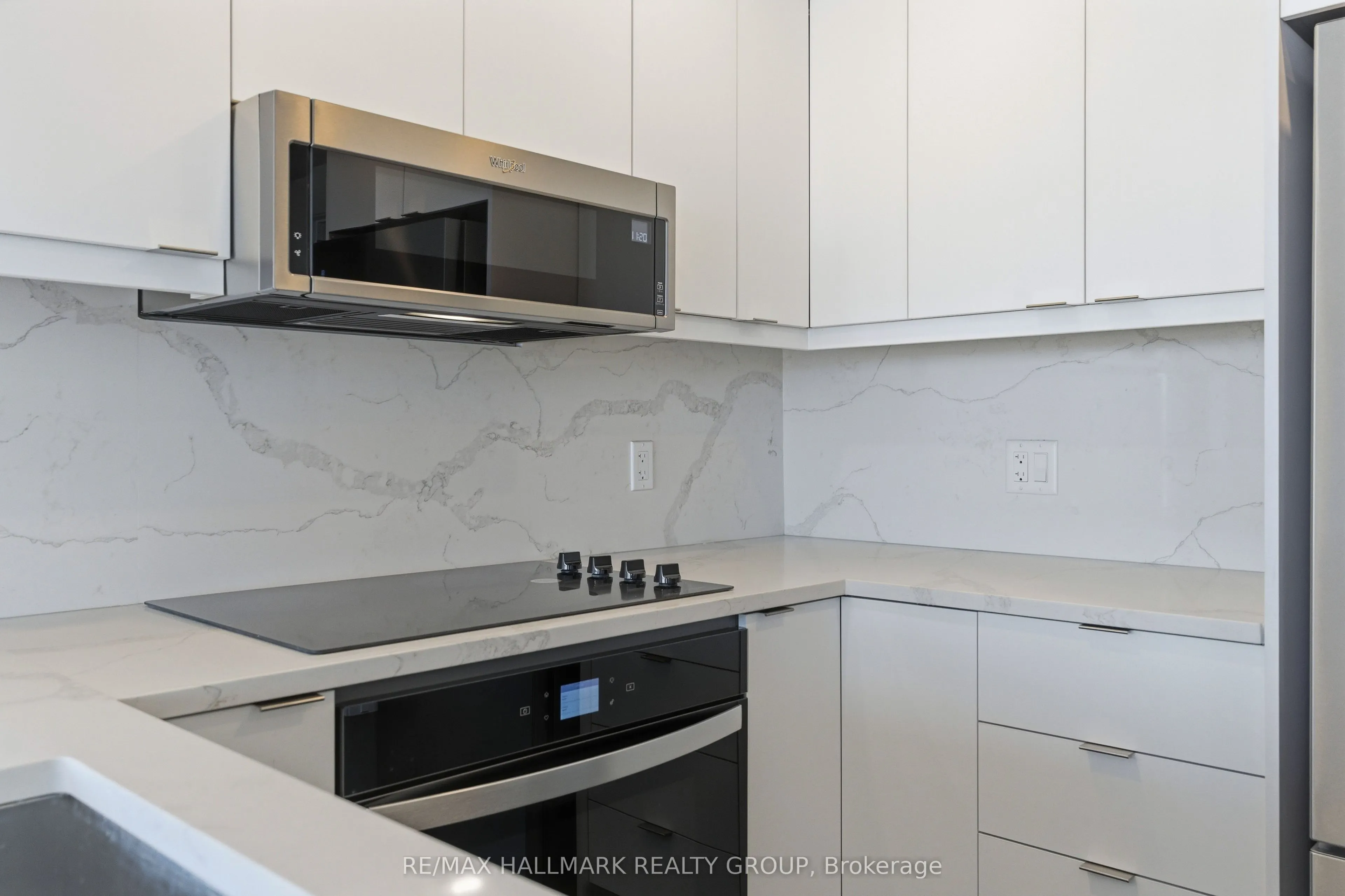 180 George Street #2406