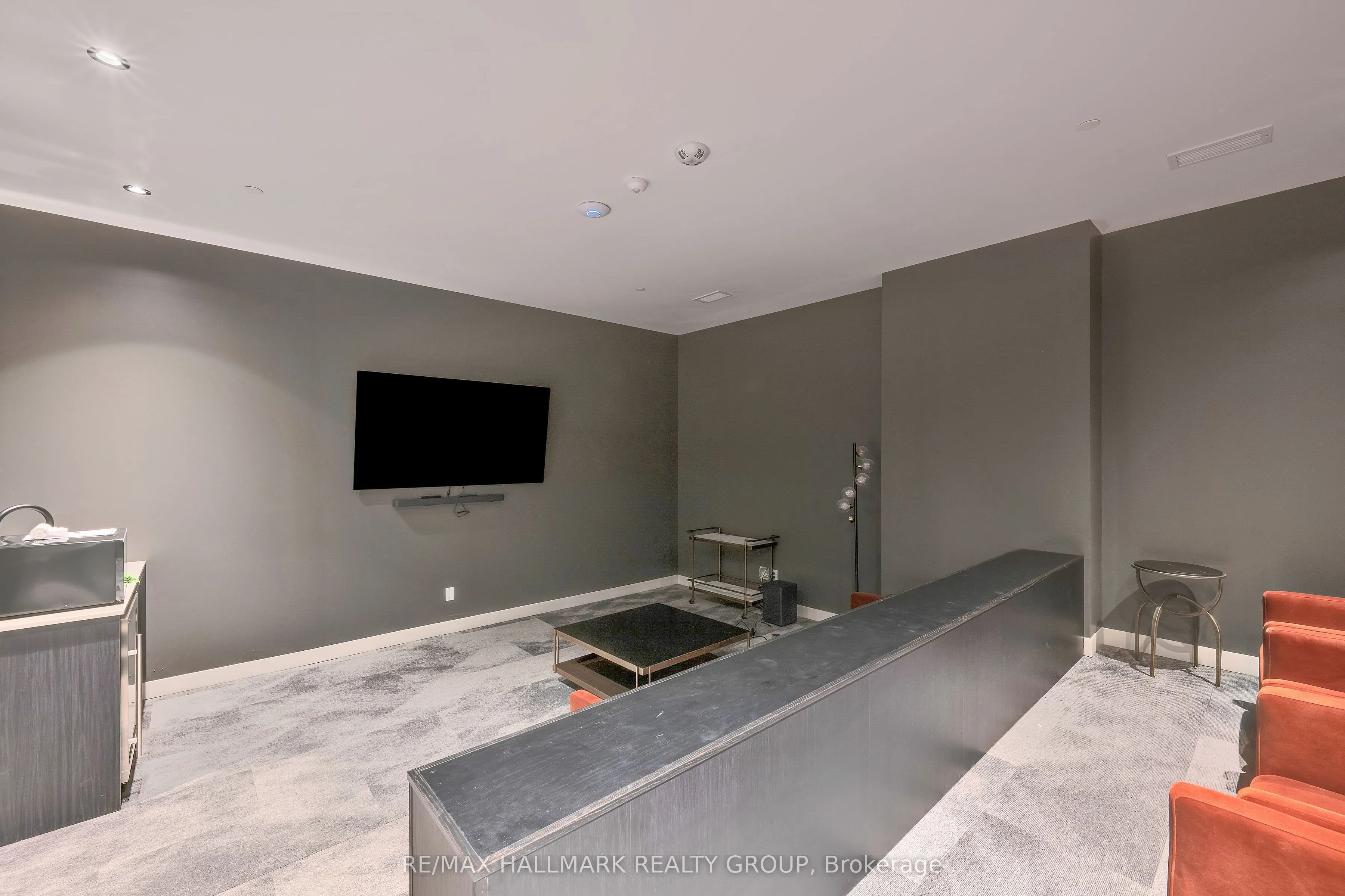 180 George Street #2406