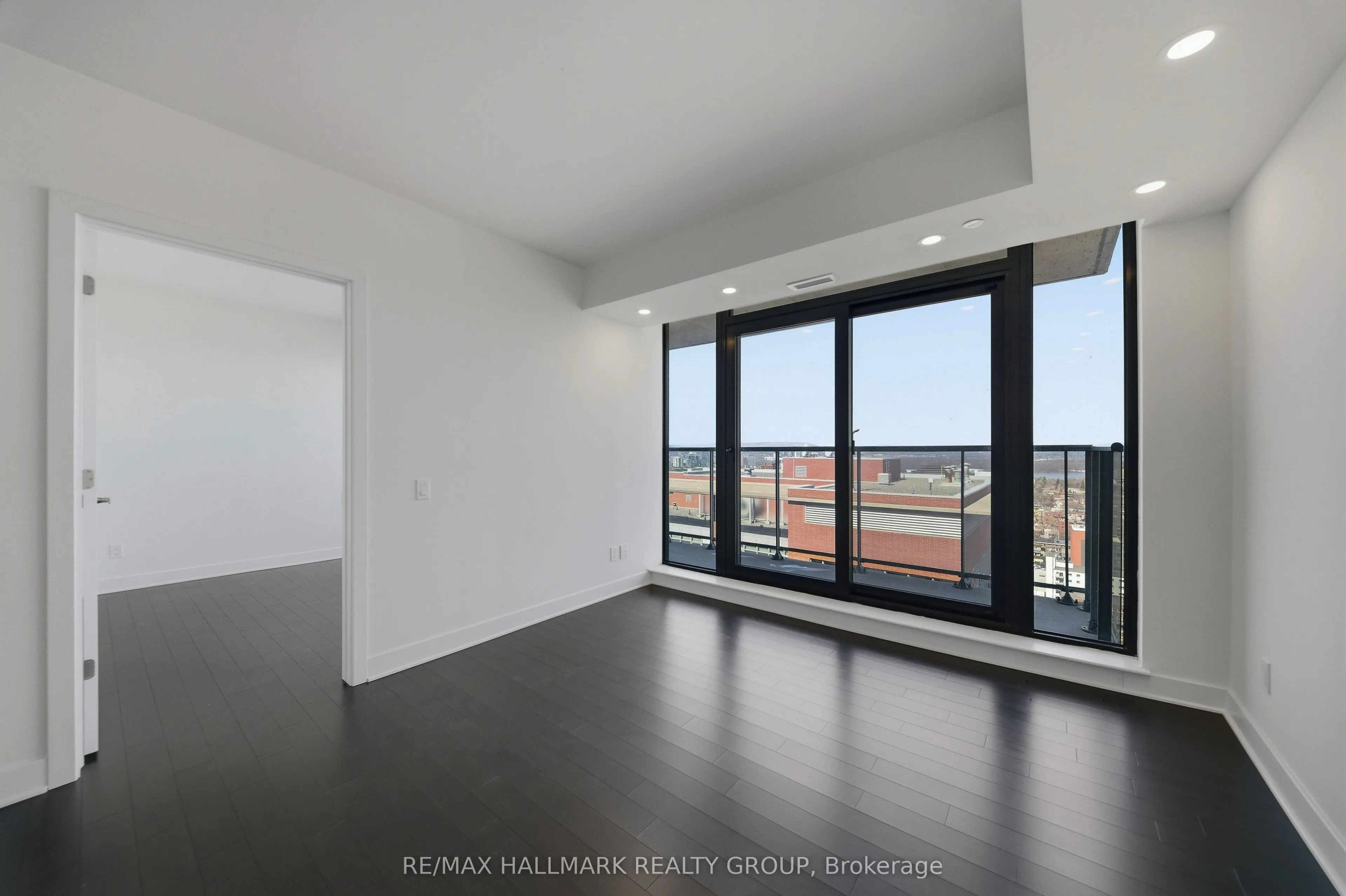 180 George Street #2406