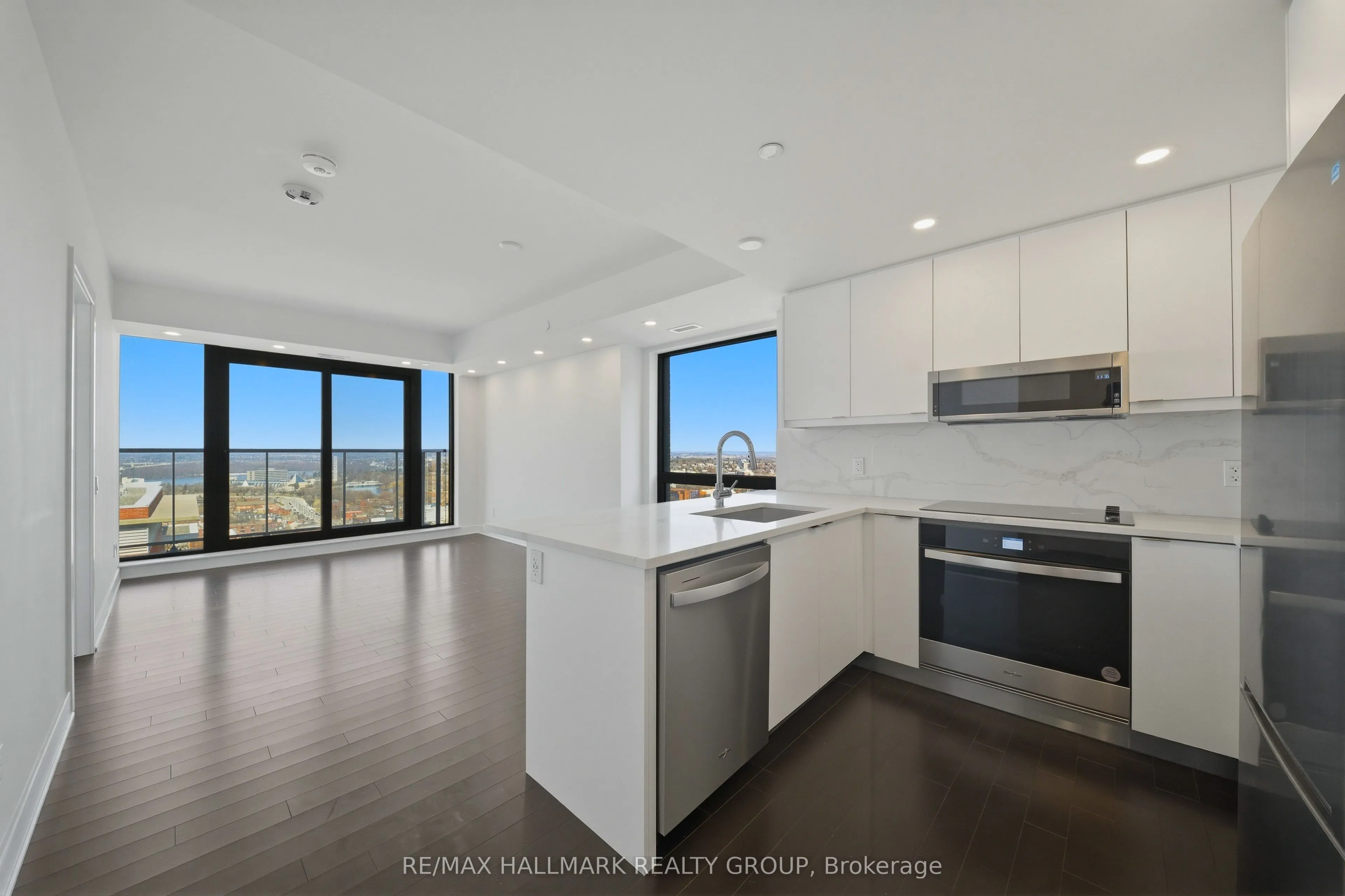 180 George Street #2406