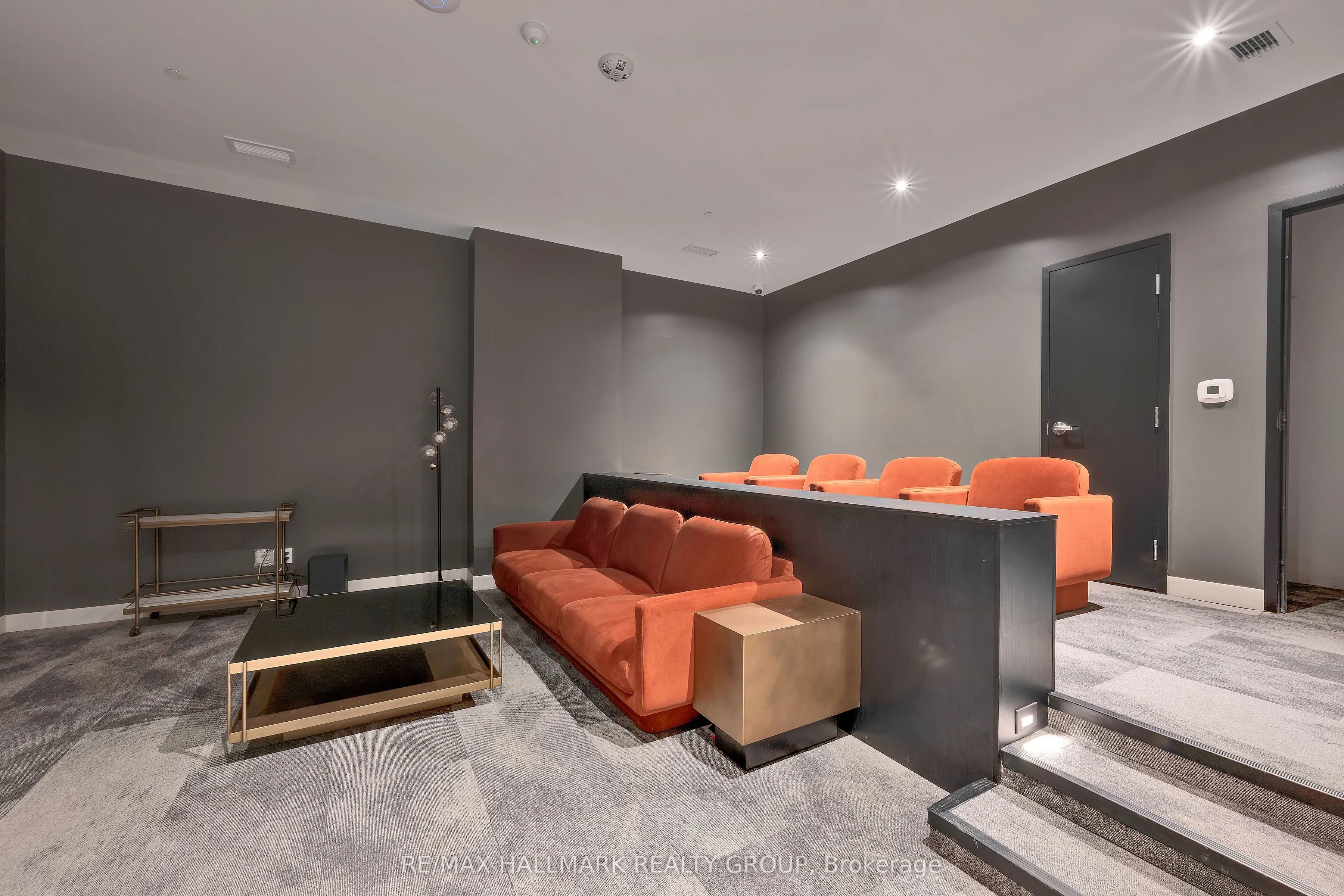 180 George Street #2406