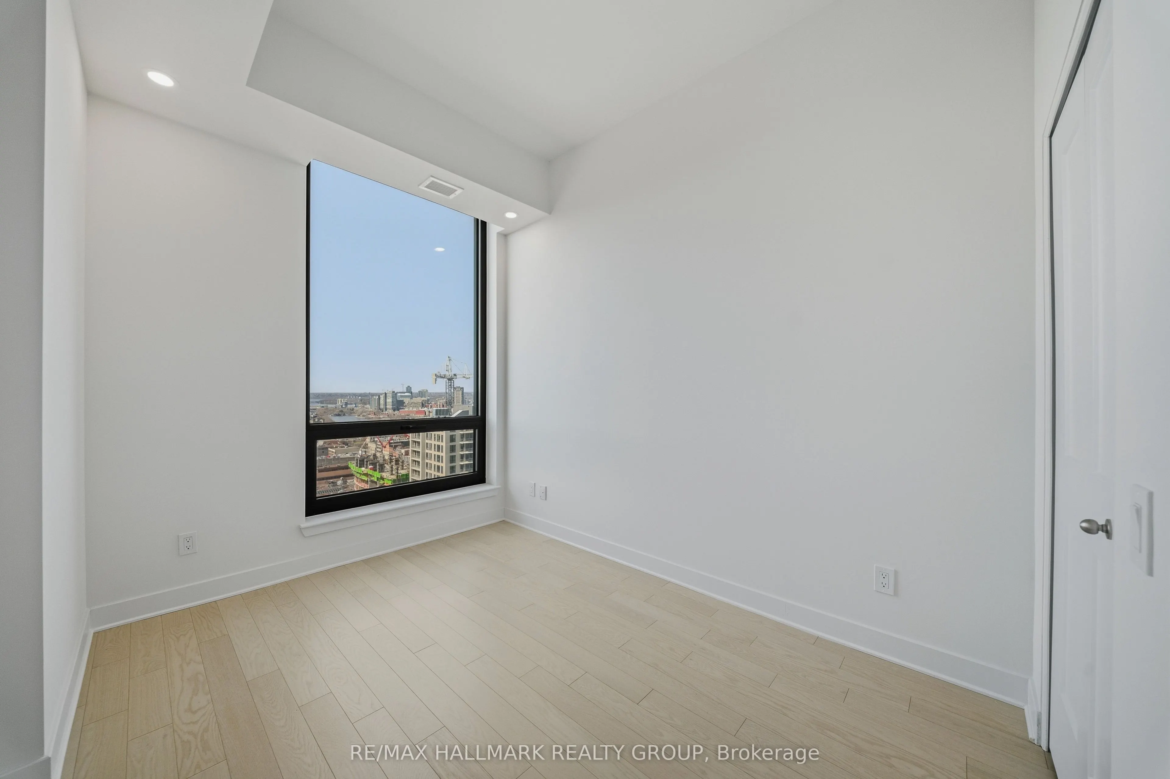 180 George Street #2601