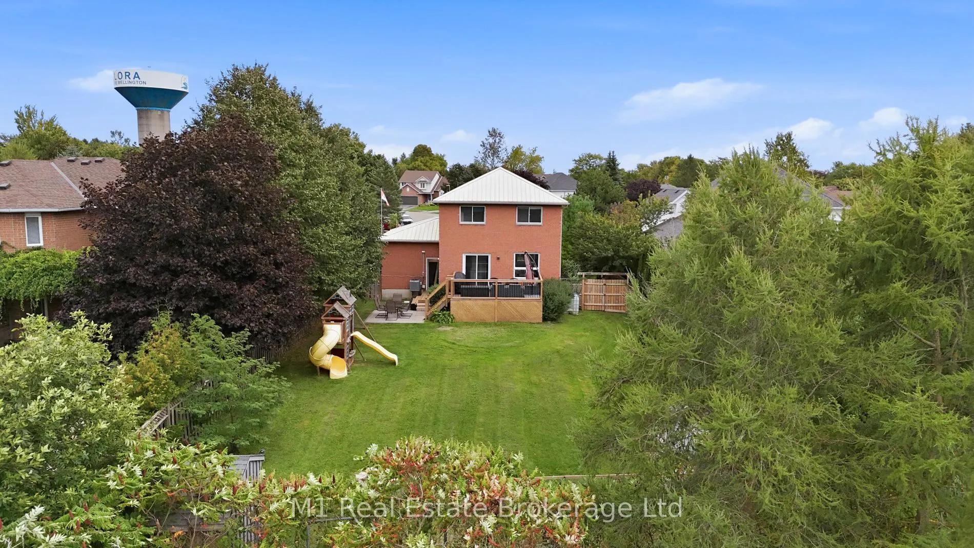 308 Daniel Crescent