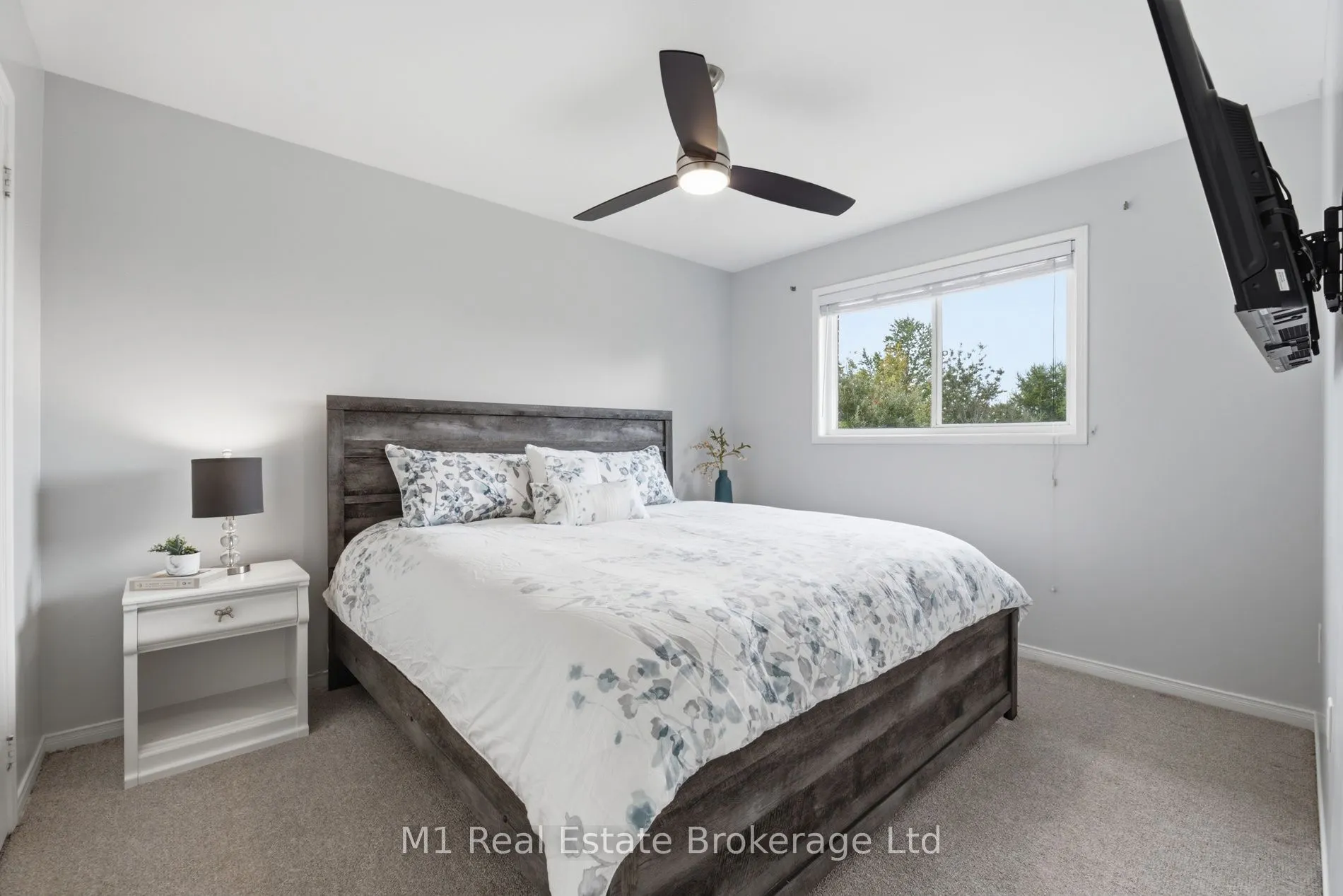 308 Daniel Crescent