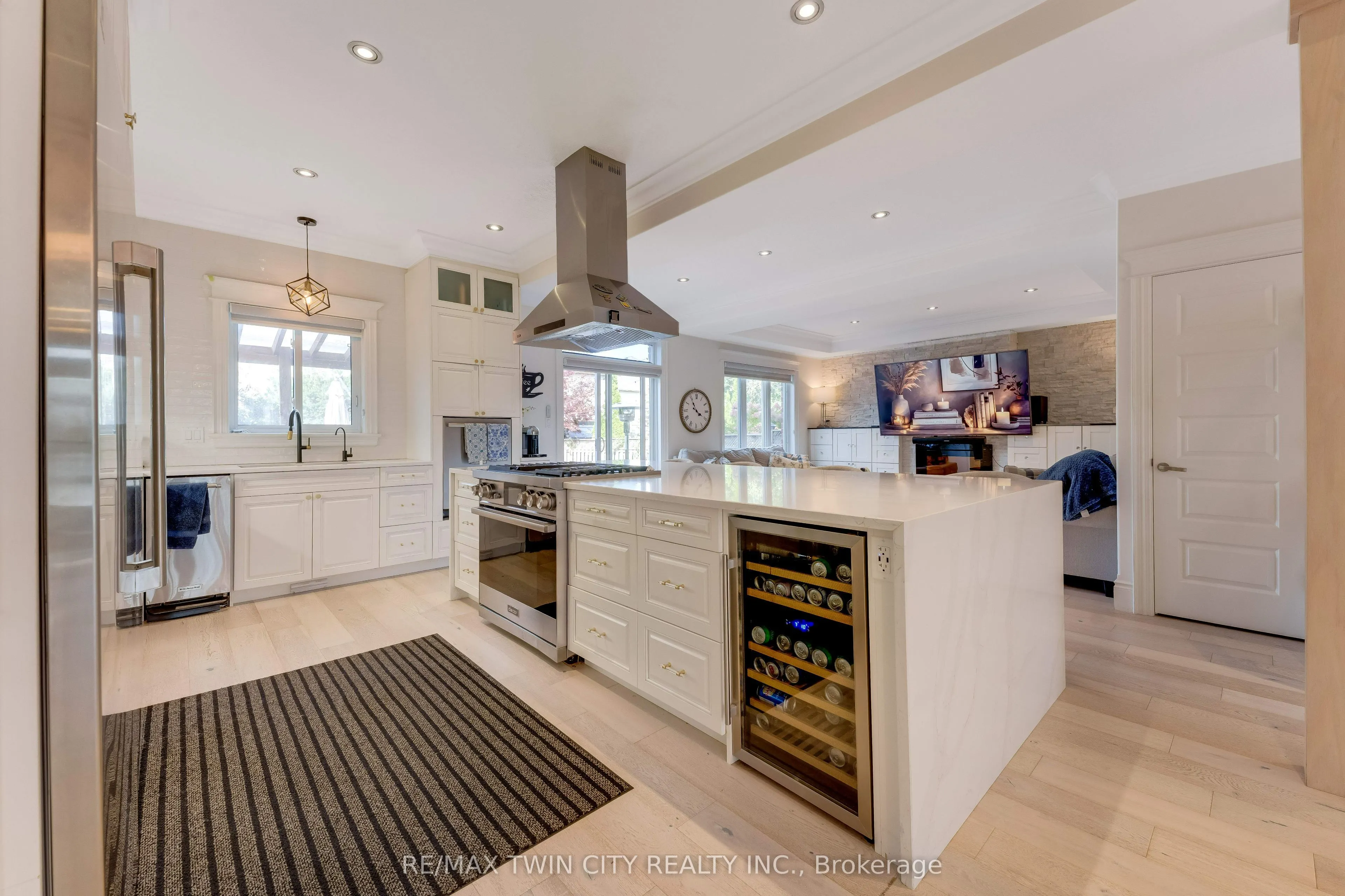 444 Thomas Slee Drive