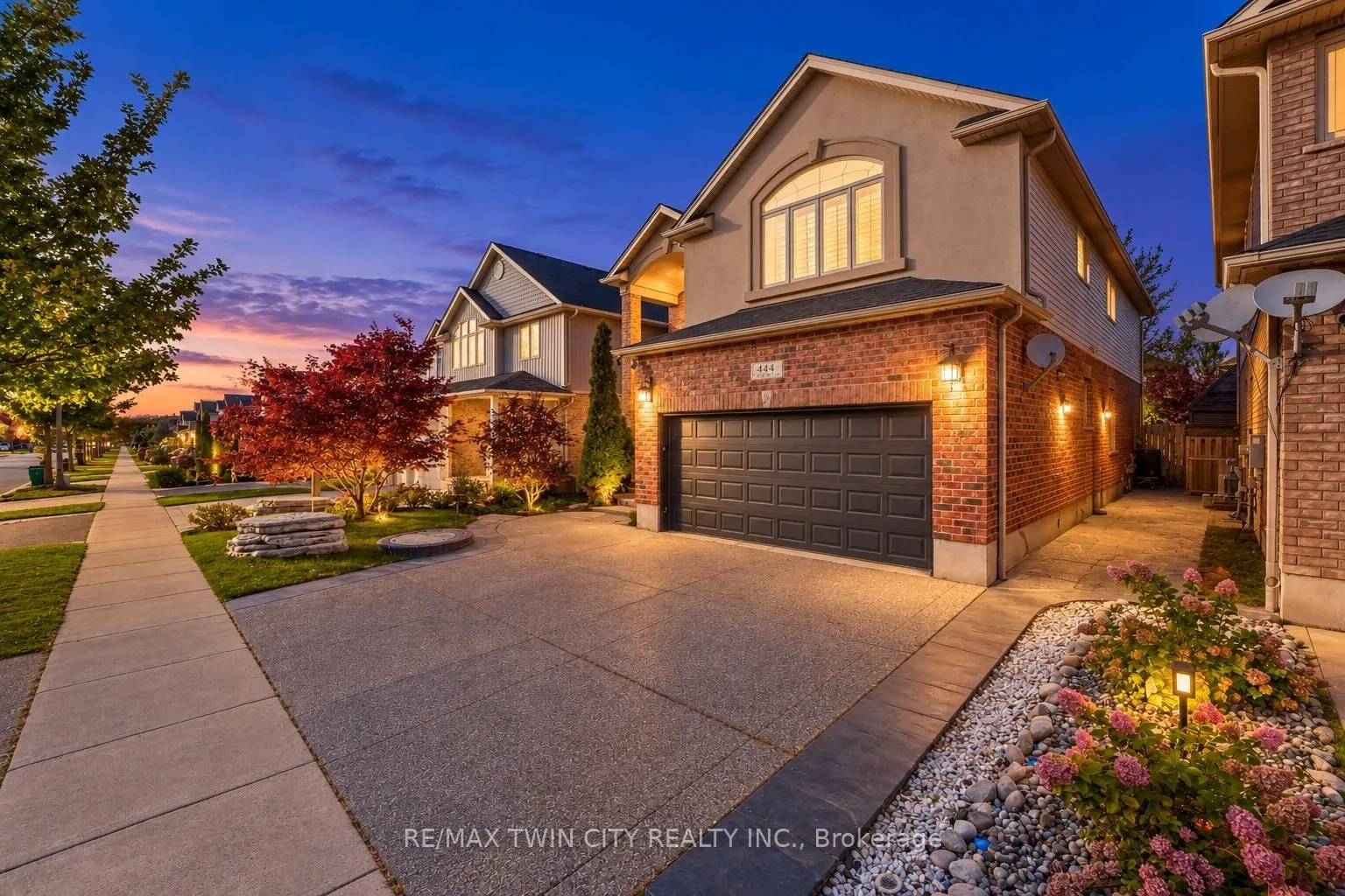 444 Thomas Slee Drive