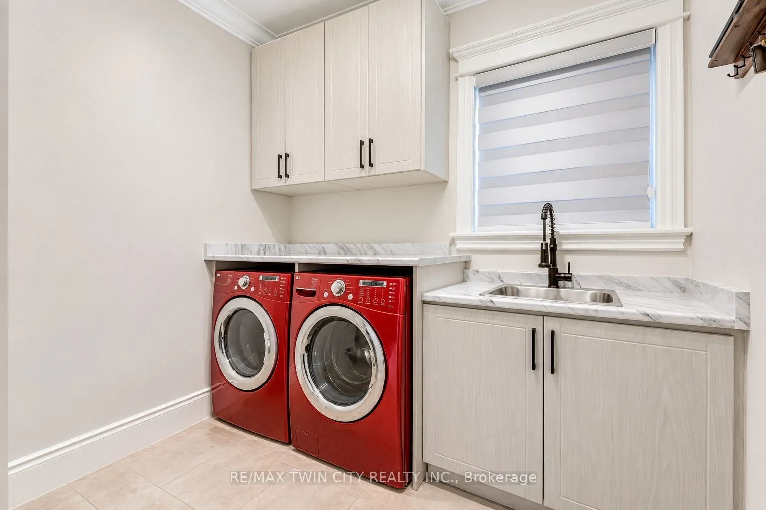 444 Thomas Slee Drive
