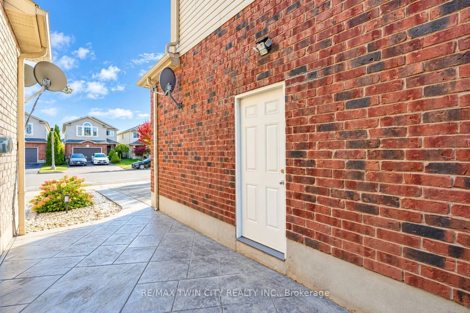 444 Thomas Slee Drive