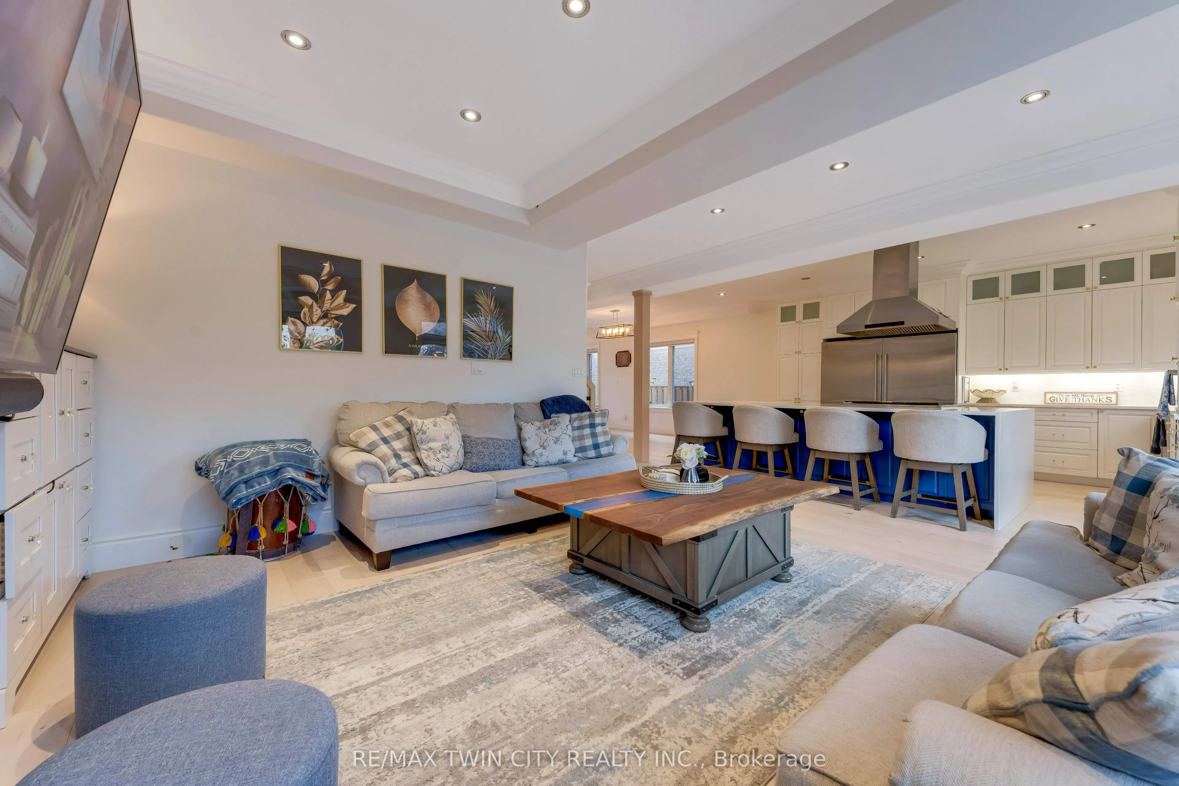 444 Thomas Slee Drive