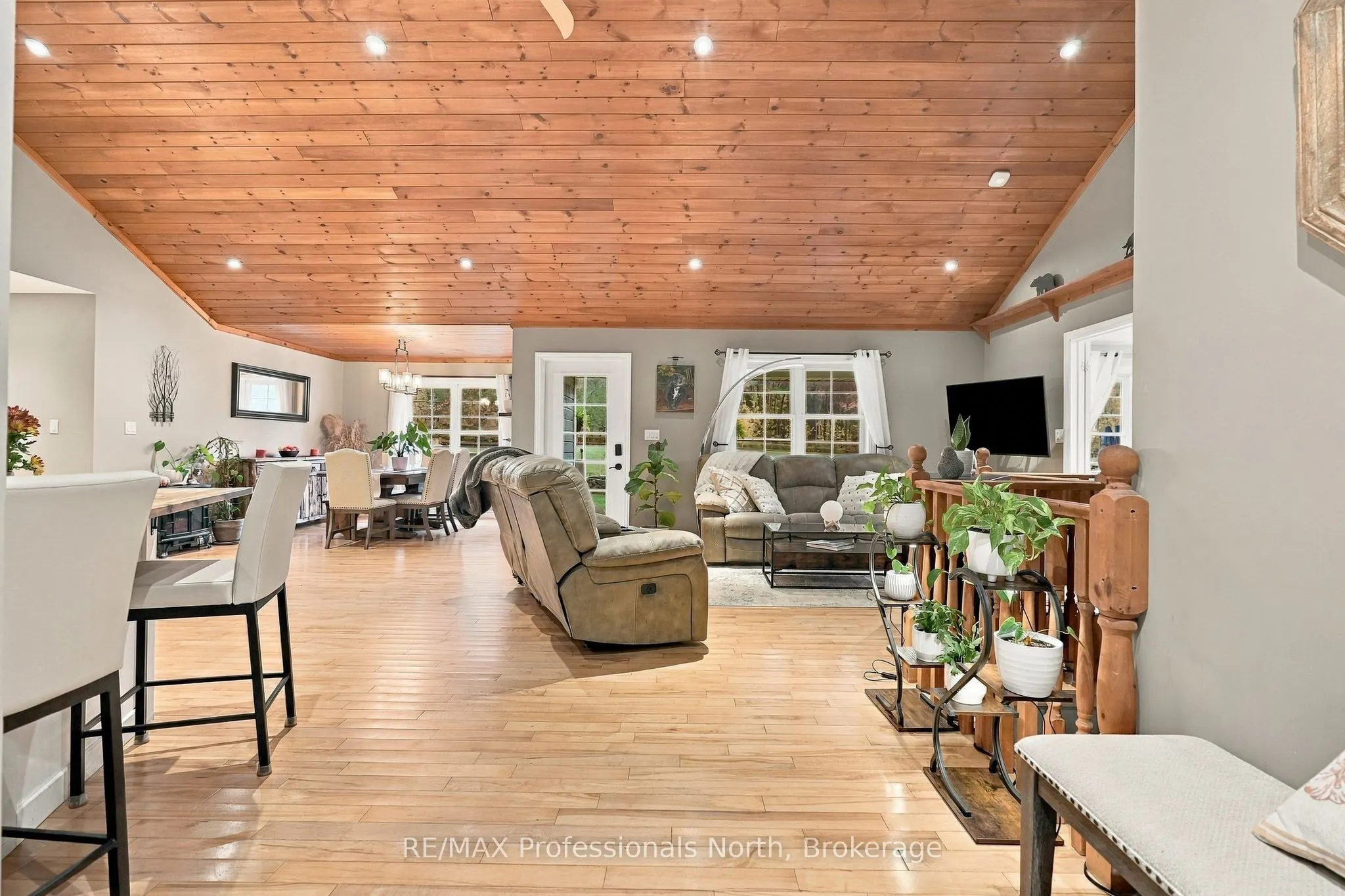 1276 Limberlost Road