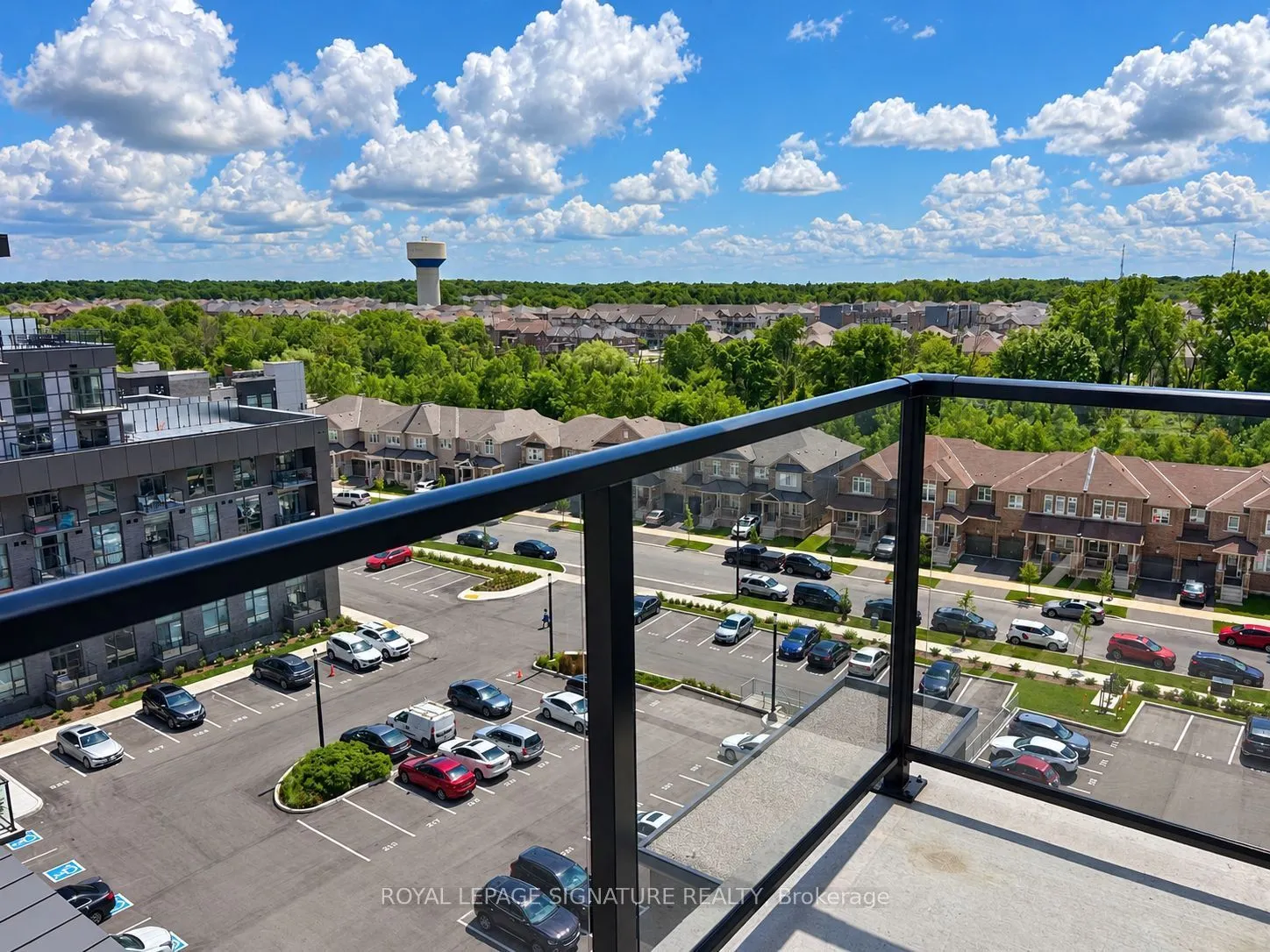 460 Dundas Street E #807