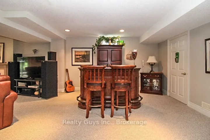 16 Crescent Moon Lane