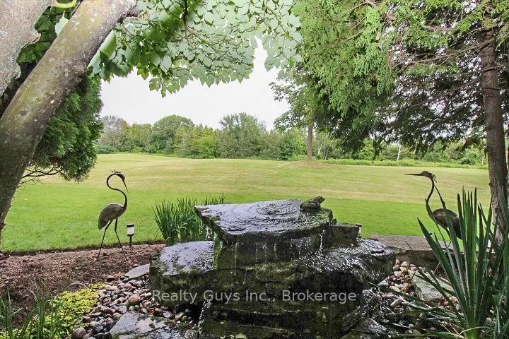 16 Crescent Moon Lane