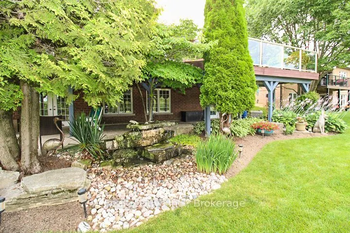 16 Crescent Moon Lane