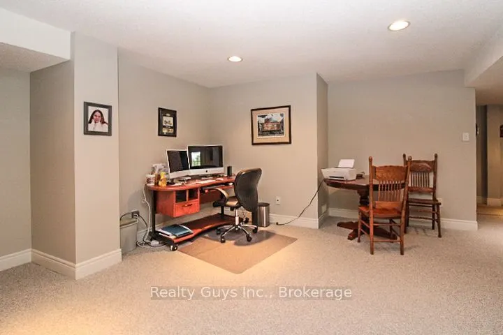 16 Crescent Moon Lane