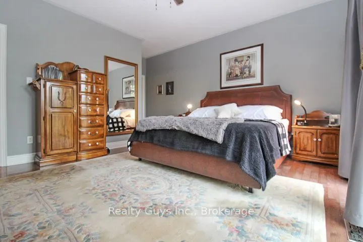 16 Crescent Moon Lane