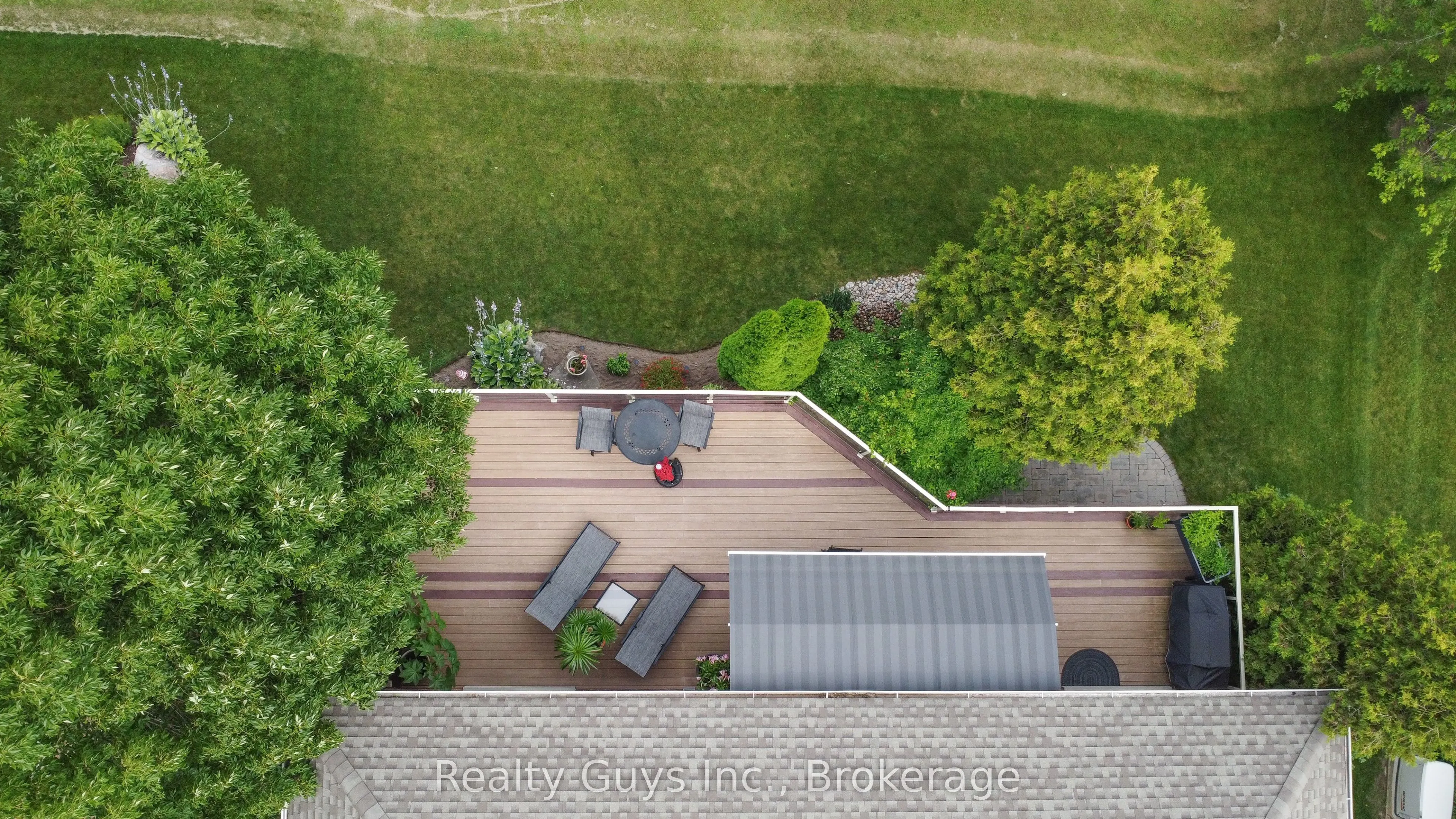 16 Crescent Moon Lane