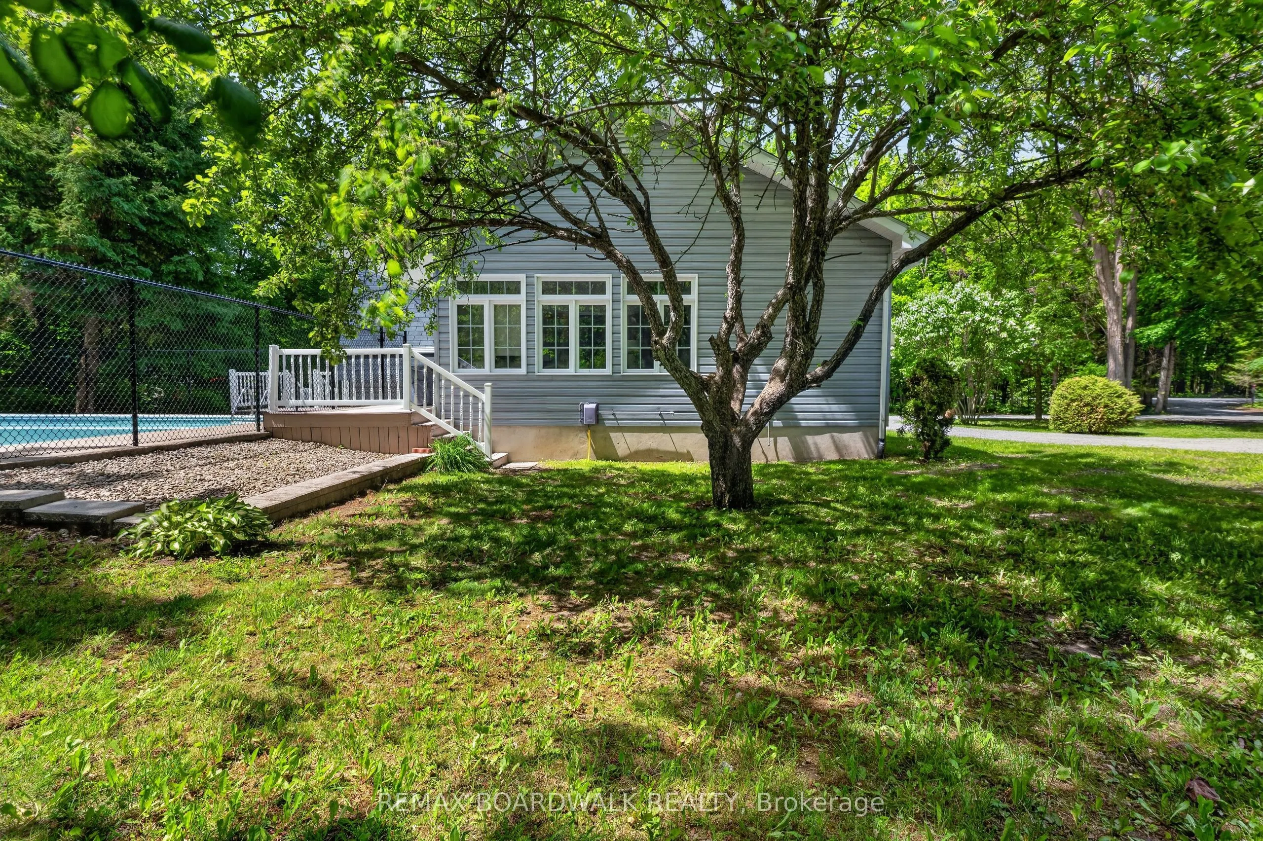 14930 Concession 10-11 Road
