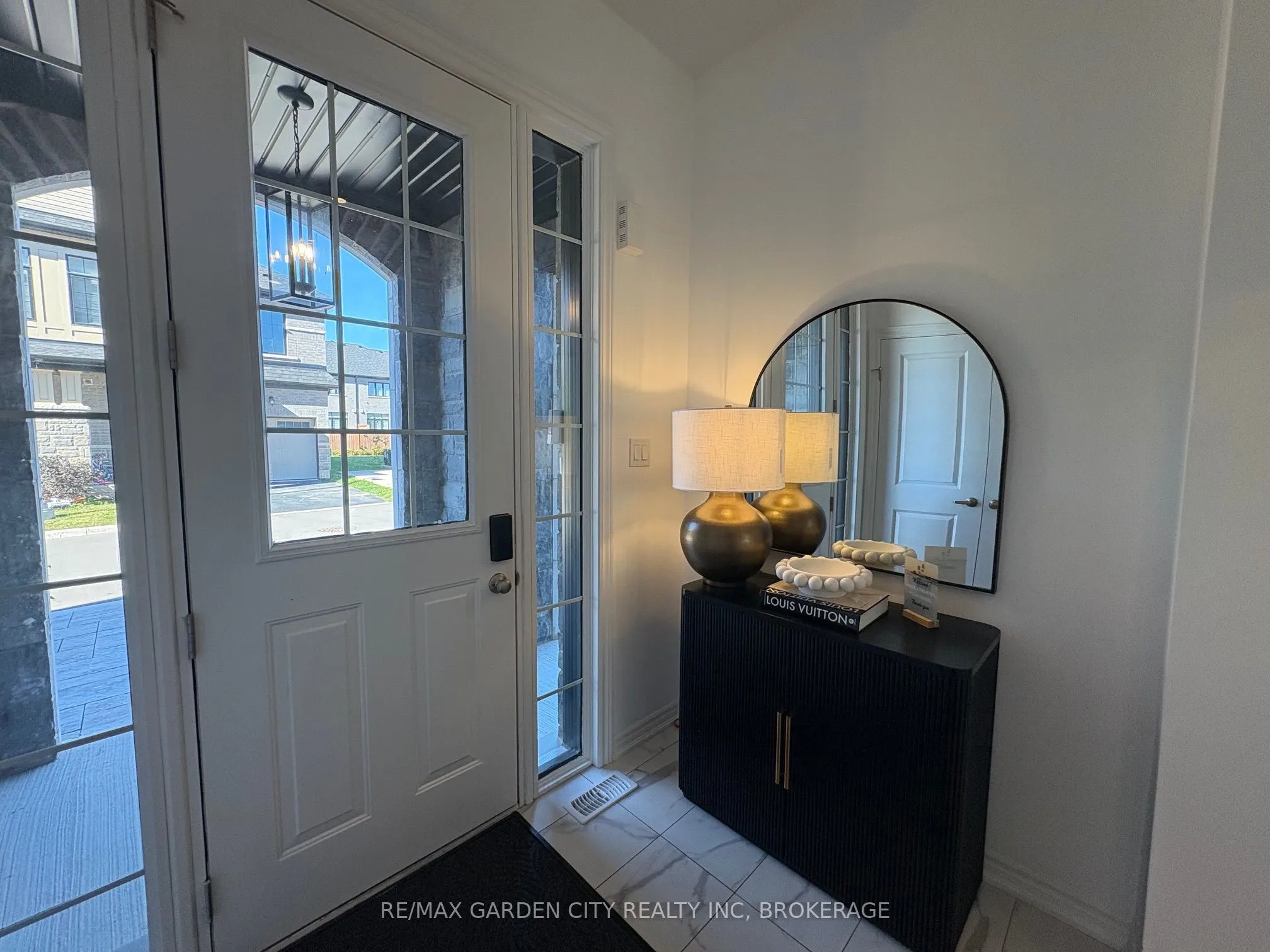 7460 BAYCREST Common