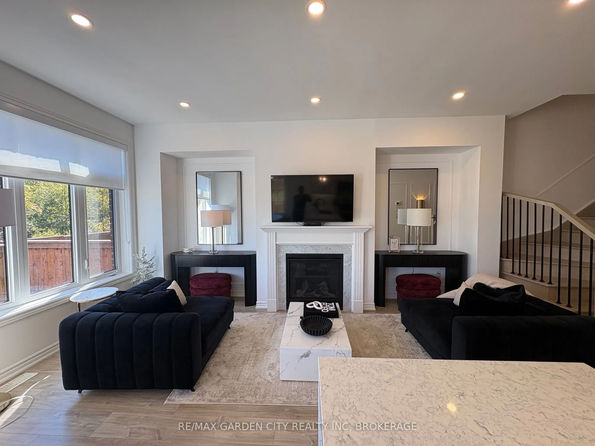 7460 BAYCREST Common
