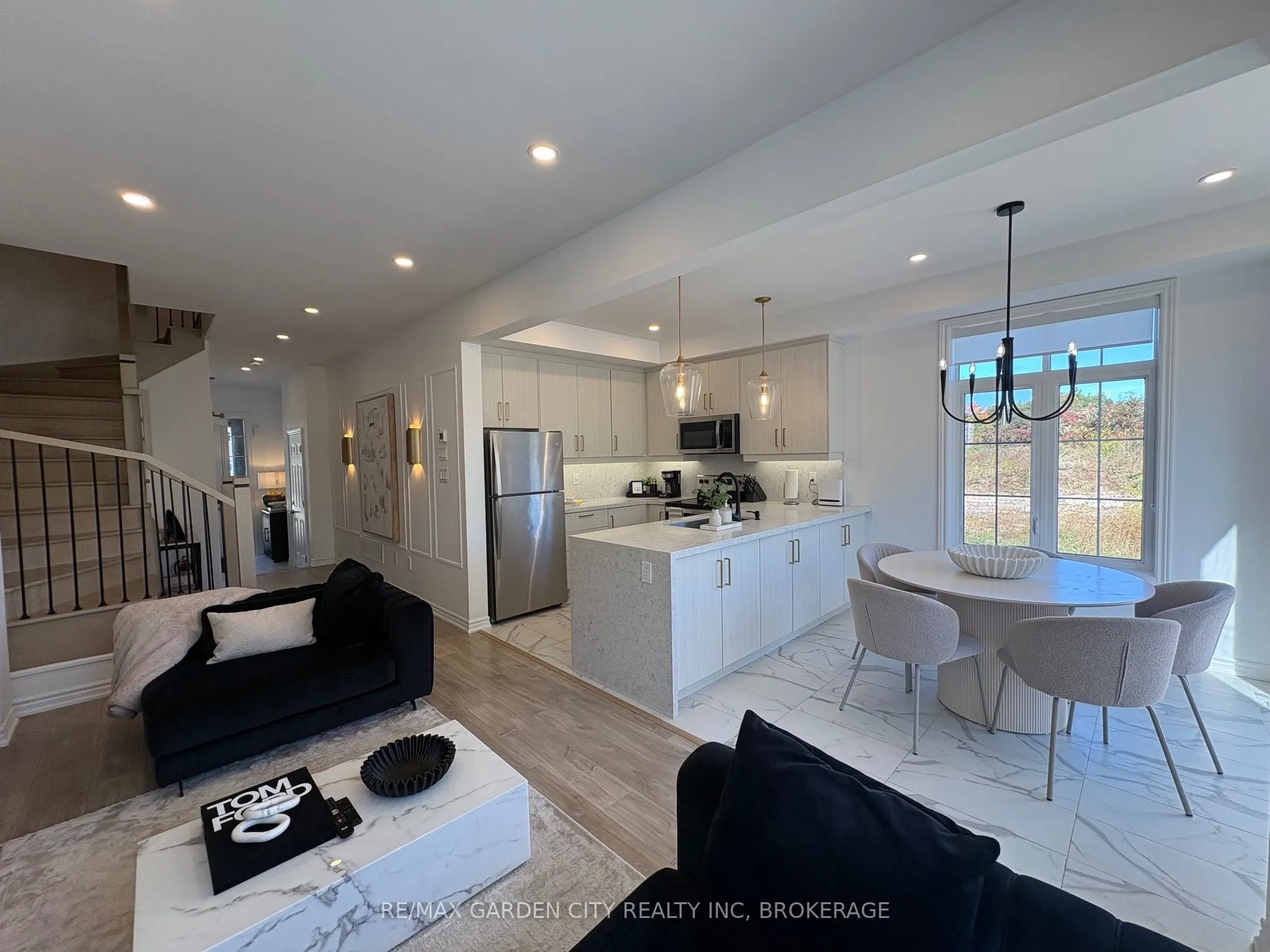 7460 BAYCREST Common